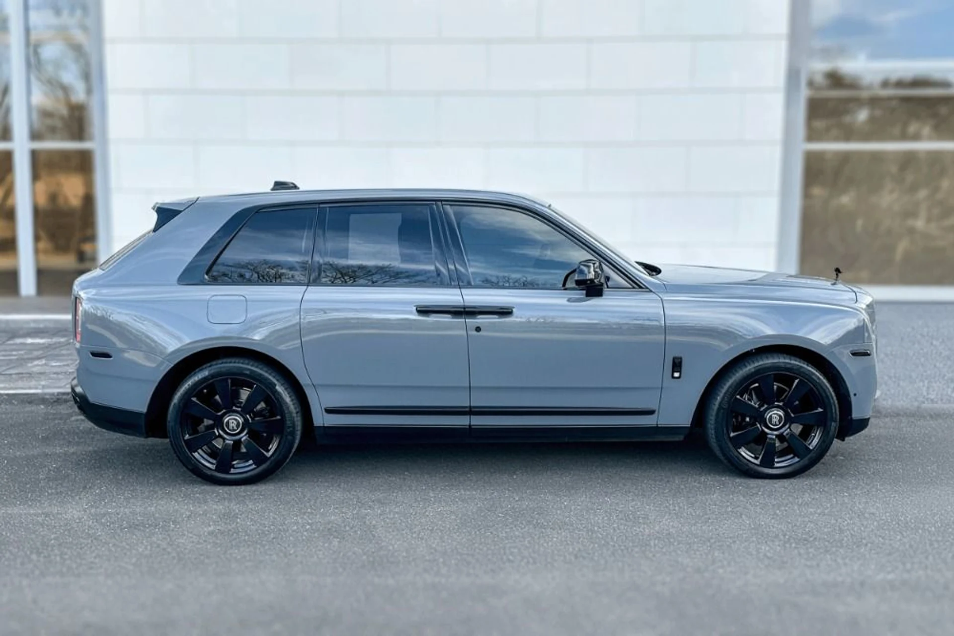 mph002_1279813804_Used_2021_Rolls_Royce_Cullinan_1768907327_180be1a604