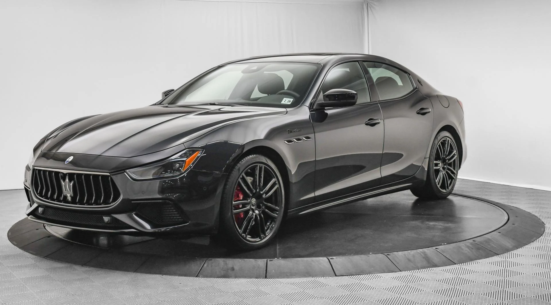 mph002_1282327227_Used_2023_Maserati_Ghibli_Modena_Q4_1752825560_7d3dd69164