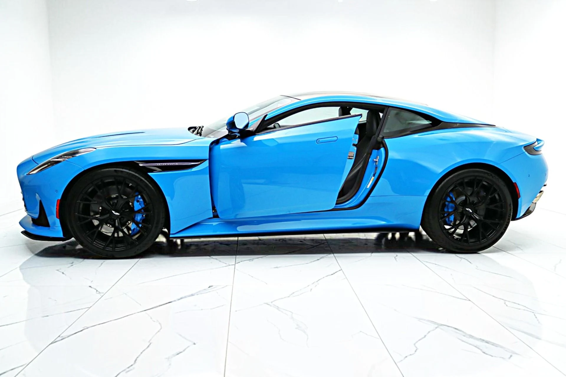 mph002_1284328332_Used_2024_Aston_Martin_DB_12_Coupe_LEASE_OPTIONS_AVAILABLE_9f2fd6dbf4