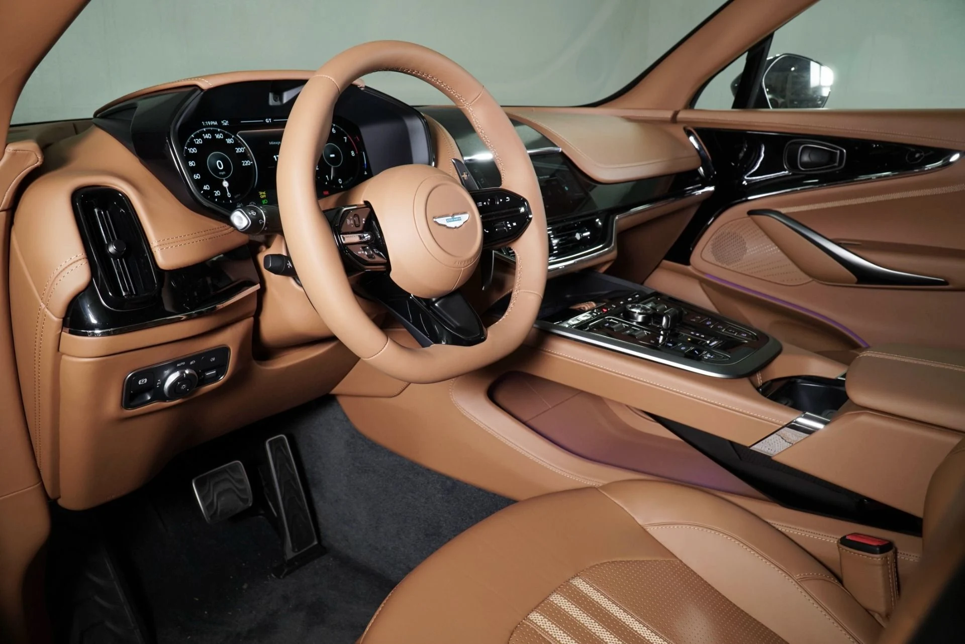 mph002_1287896588_New_2026_Aston_Martin_DBX_707_1769300415_c3001ec25b