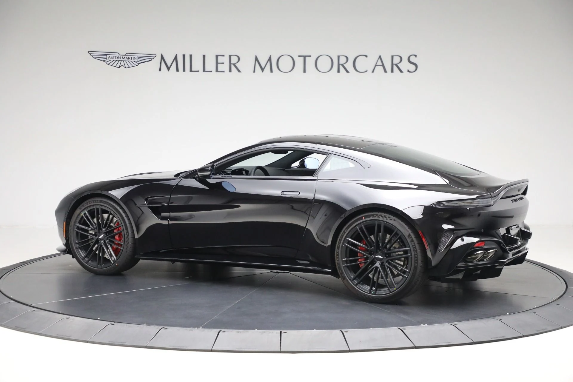 mph002_1290457496_New_2025_Aston_Martin_Vantage_db666fb1fd