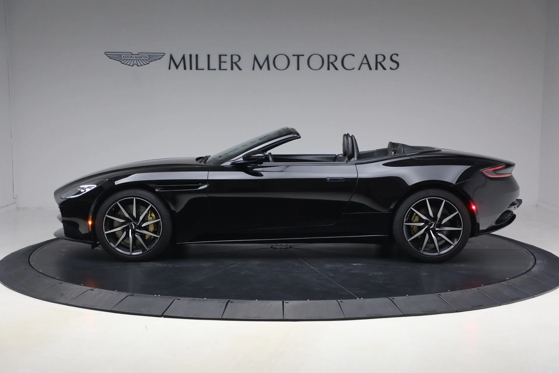 mph002_1294569108_Used_2020_Aston_Martin_DB_11_Volante_1768664310_a201083681