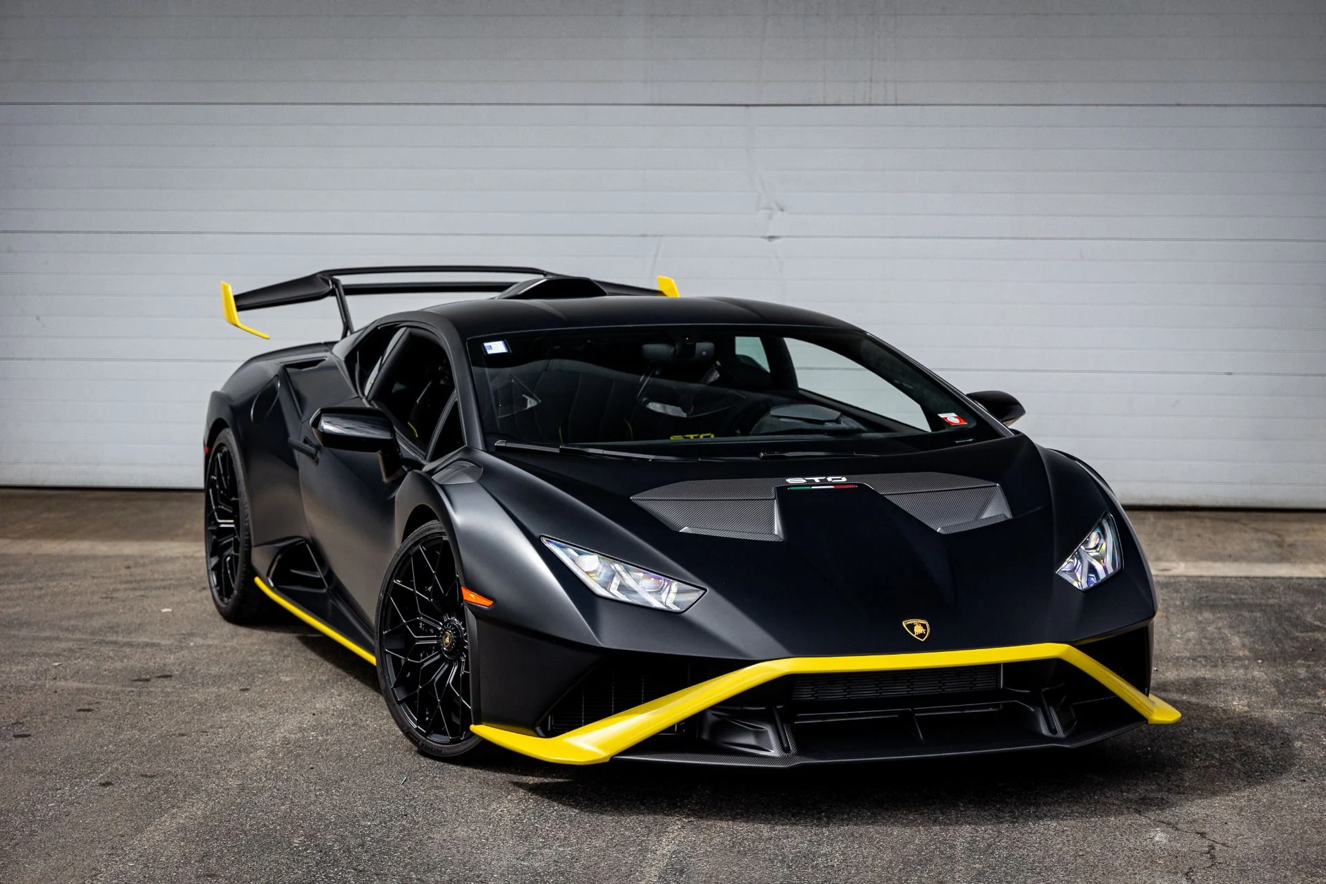 mph002_1296294597_Used_2023_Lamborghini_Huracan_STO_1724257778_f385159159