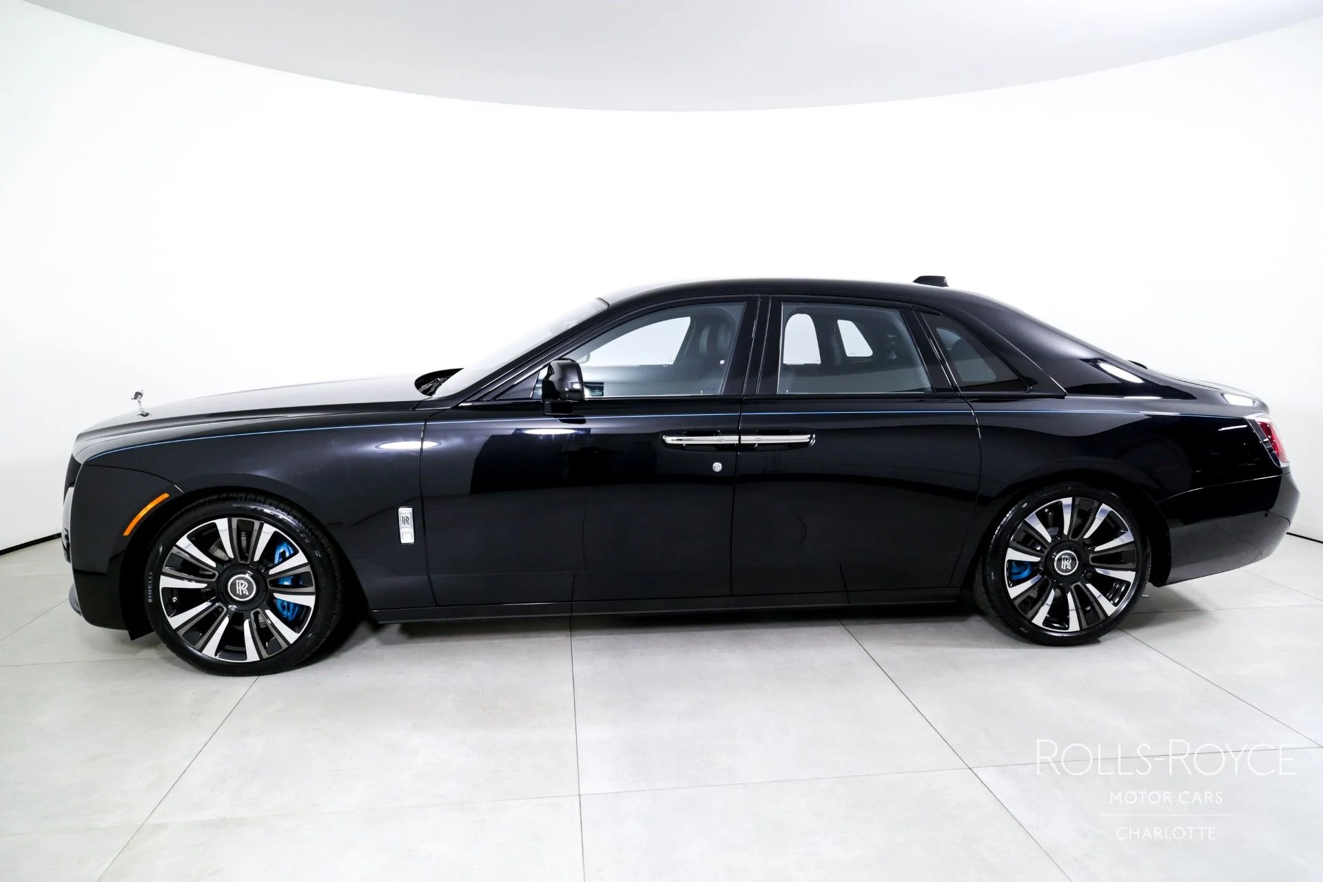 mph002_1297463413_Used_2024_Rolls_Royce_Ghost_1746461568_b822c20364