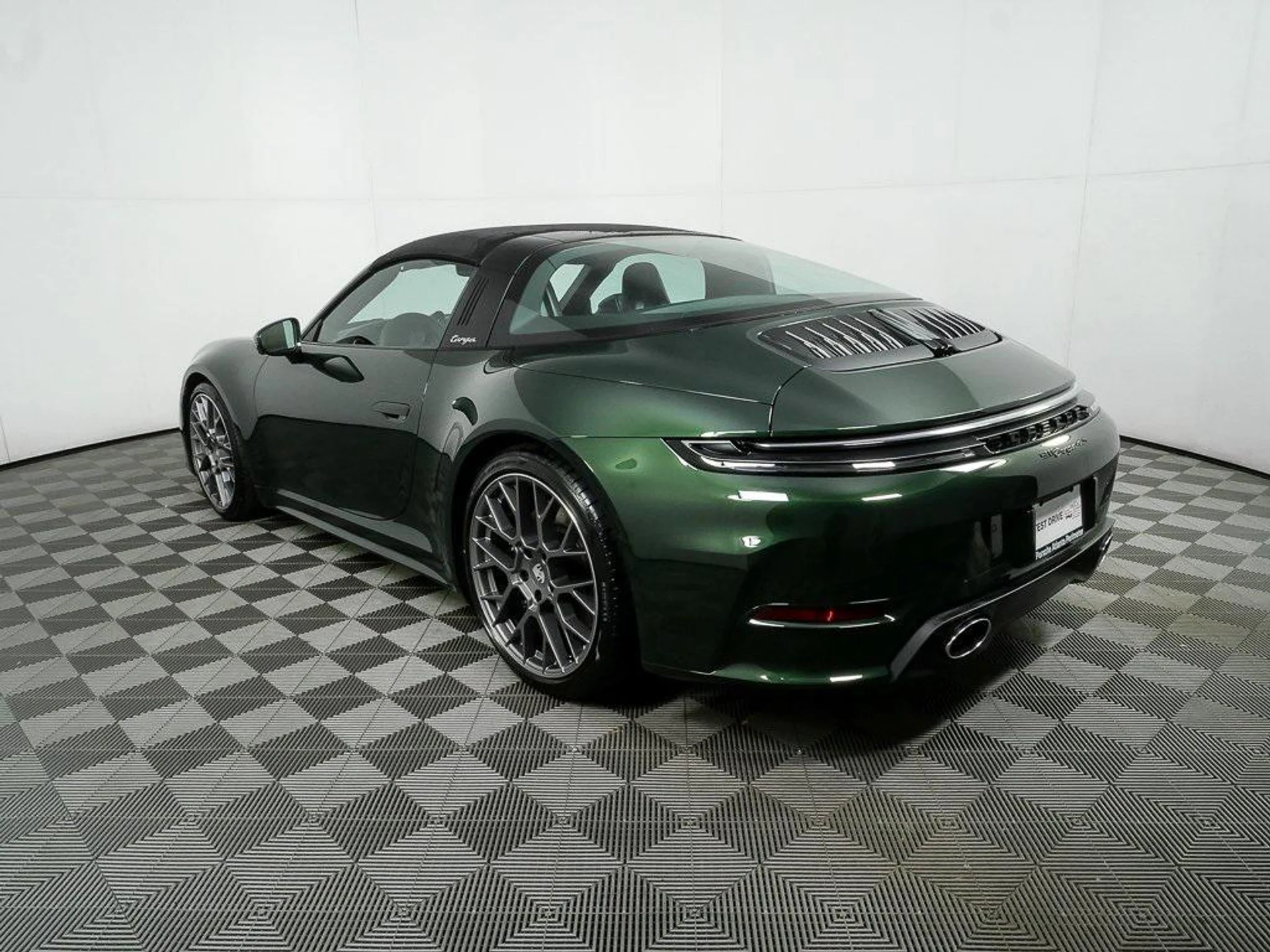 mph002_129838513_d_YK_Is_E569cfm97d_L_Hq5v_Ld_J_Cxgs_aed8f30755