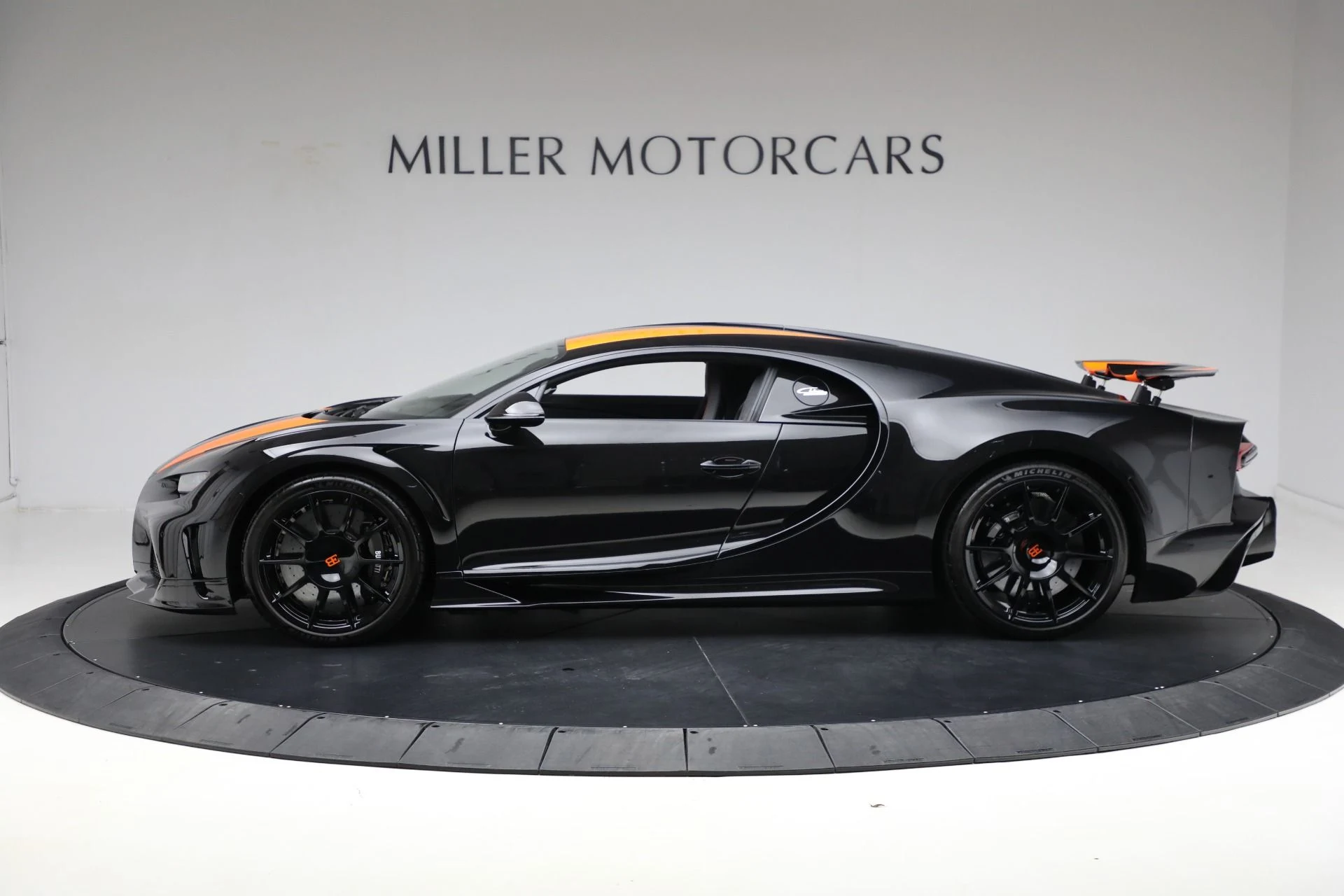 mph002_1301550794_Used_2022_Bugatti_Chiron_Super_Sport_ecf5351231
