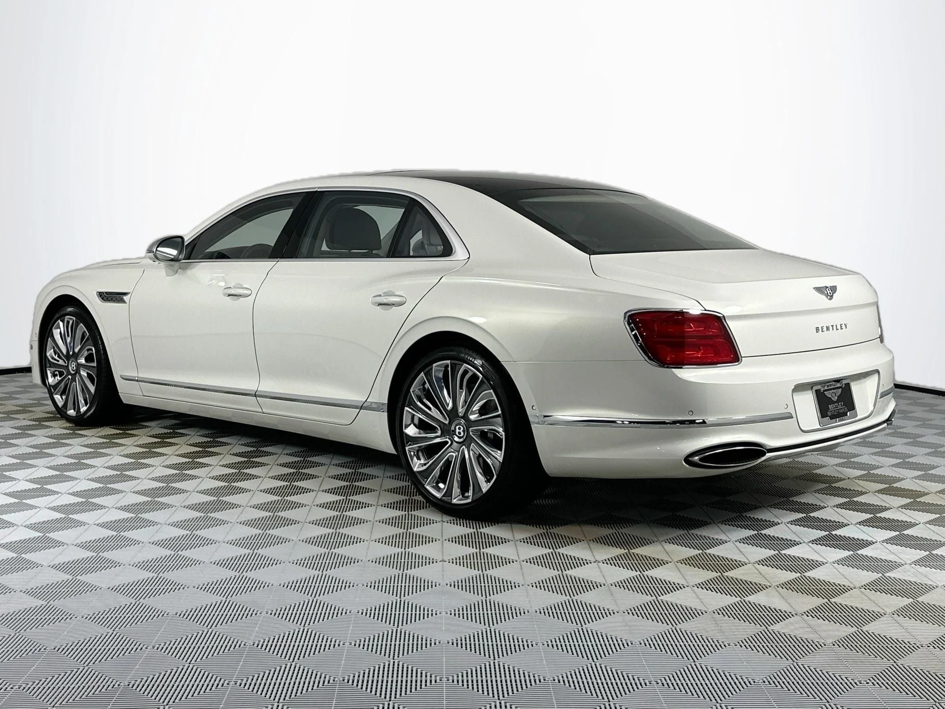 mph002_1306381101_3_32ec017e10