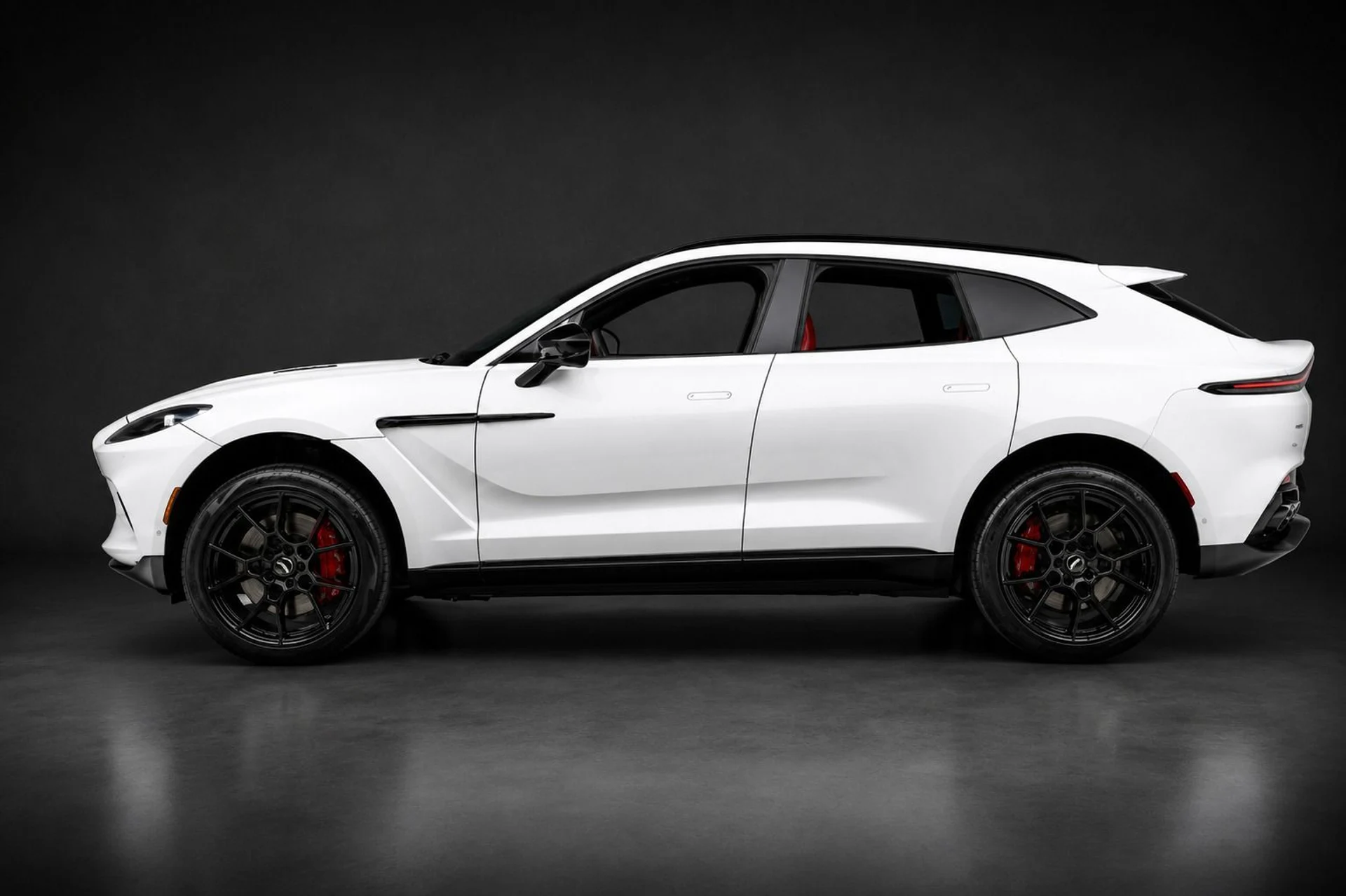 mph002_1308237555_Used_2021_Aston_Martin_DBX_210_K_MSRP_Lunar_White_Over_Spicy_Red_Over_33_K_In_Options_1788287083_f47d33b5a9