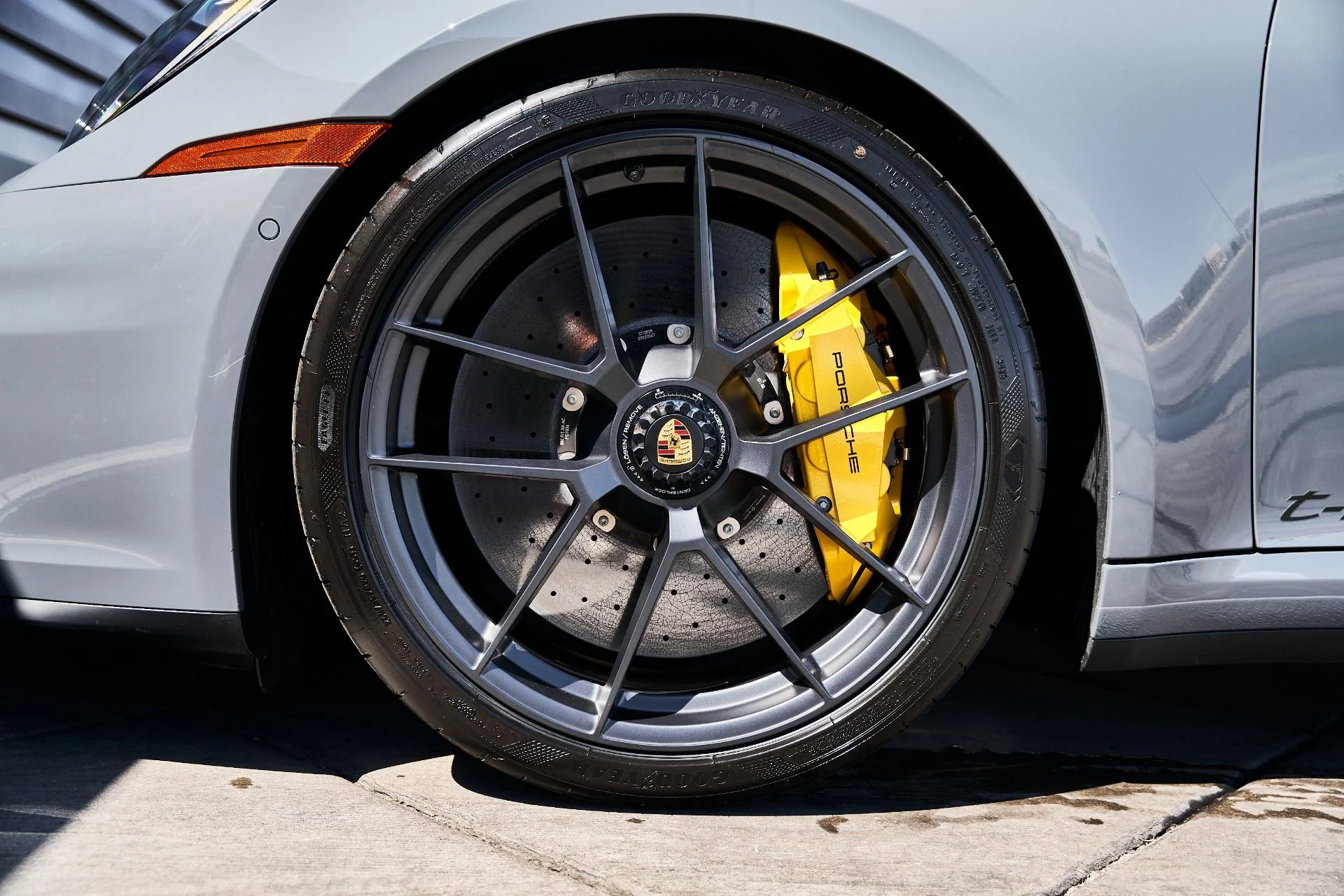 mph002_1308987329_Used_2026_Porsche_911_Carrera_4_GTS_1776878353_36fbd1545e