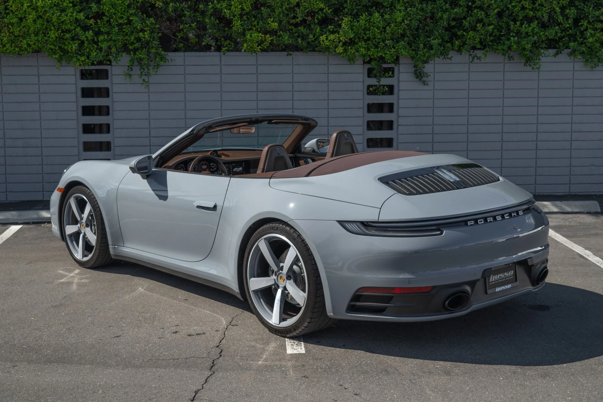 mph002_1313378086_Used_2024_Porsche_911_Carrera_1761087383_428780a389