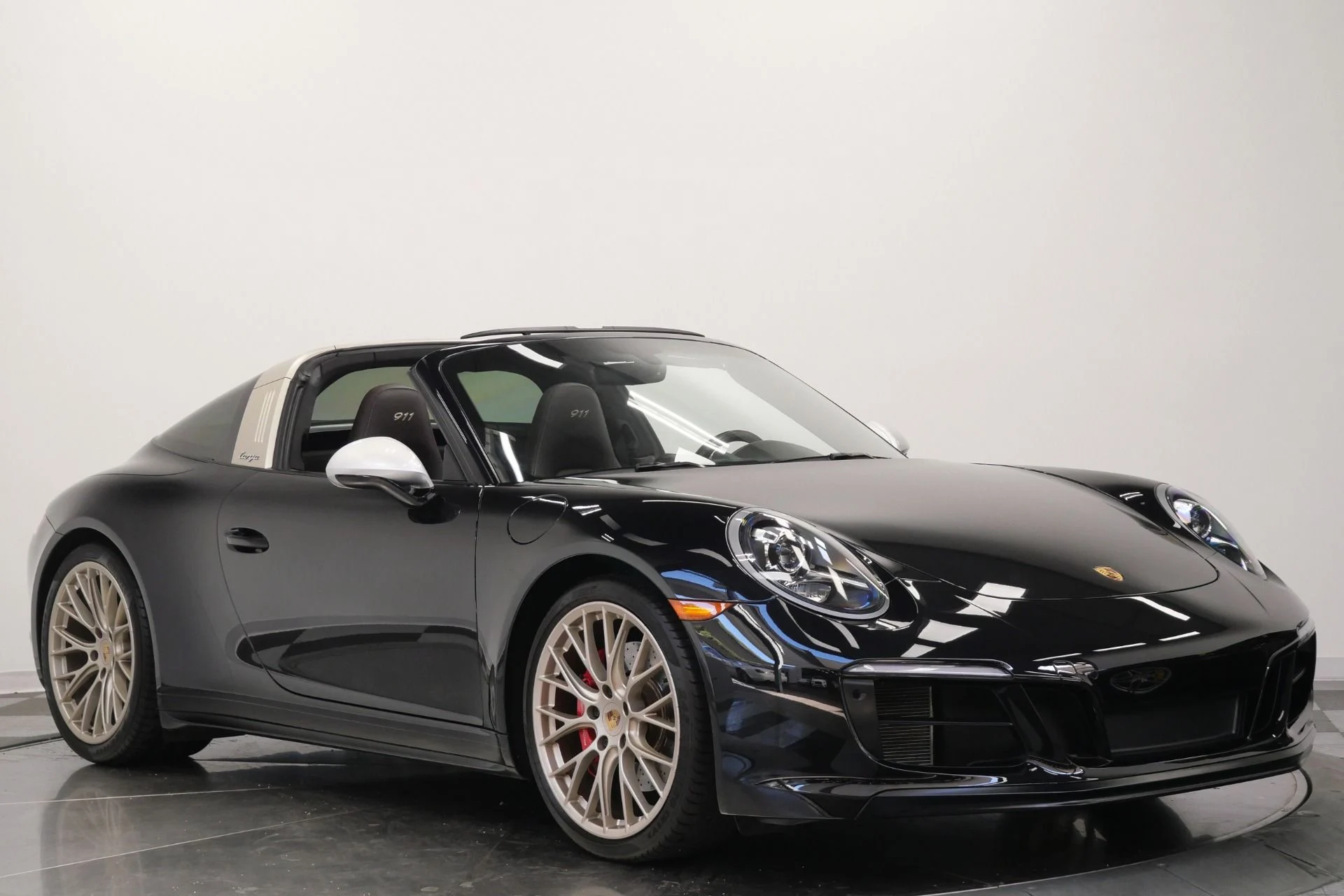 mph002_1314635395_Used_2019_Porsche_911_Targa_4_GTS_Exclusive_Manufaktur_Edition_Sport_Design_Package_1780416584_0ae3c329bd