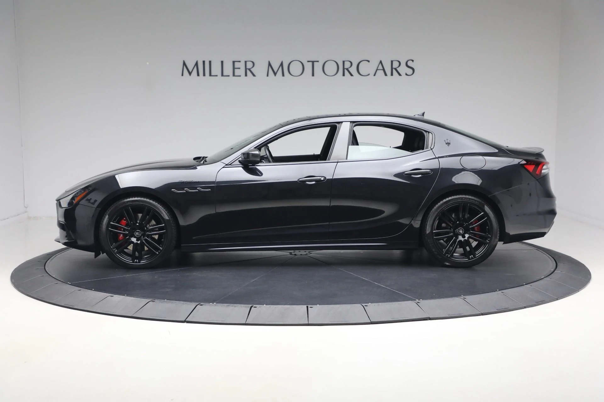 mph002_1322384567_Used_2023_Maserati_Ghibli_Modena_Q4_1784566896_302199df79