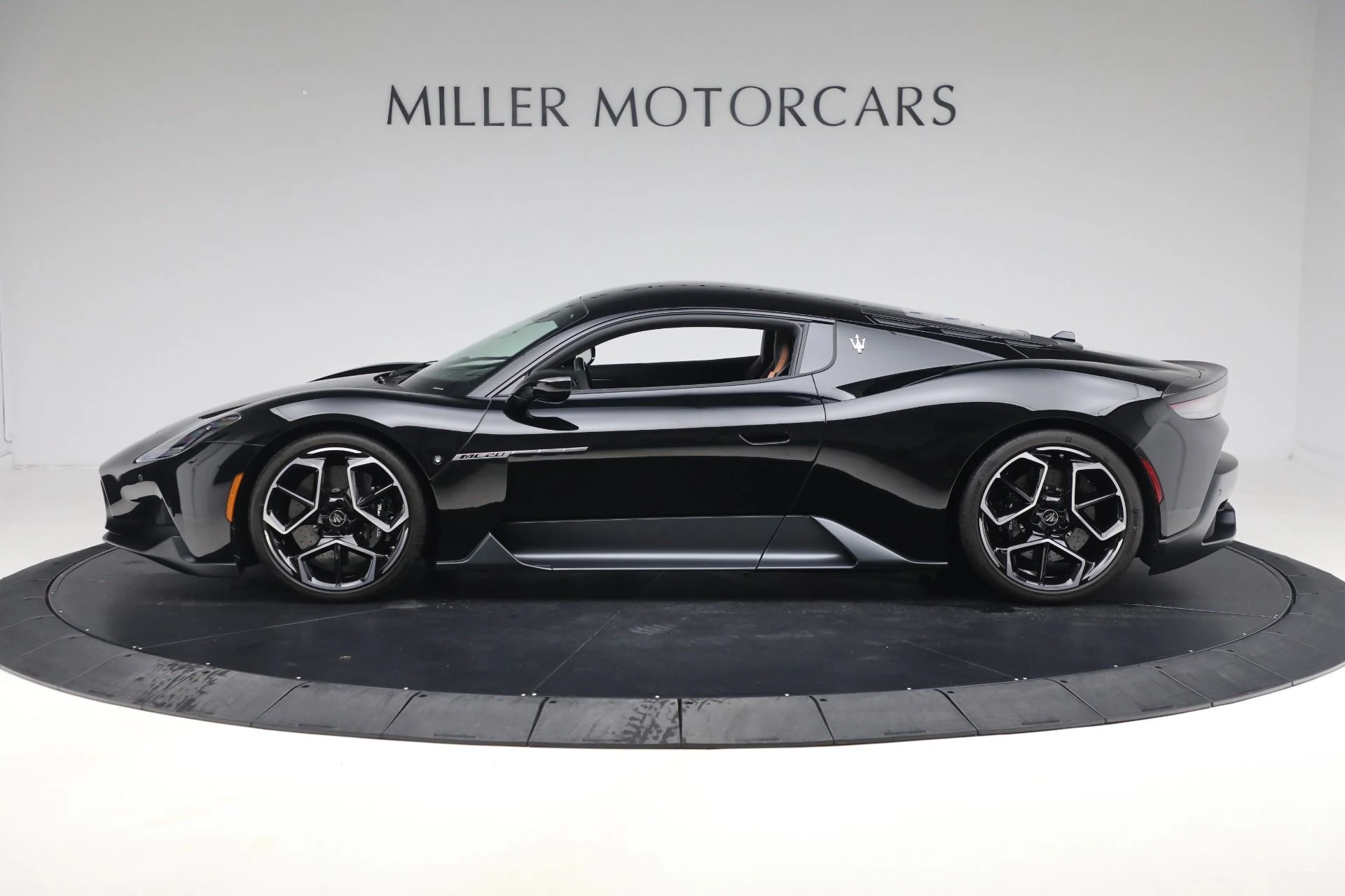 mph002_1323825396_Used_2023_Maserati_MC_20_3d75841b4d