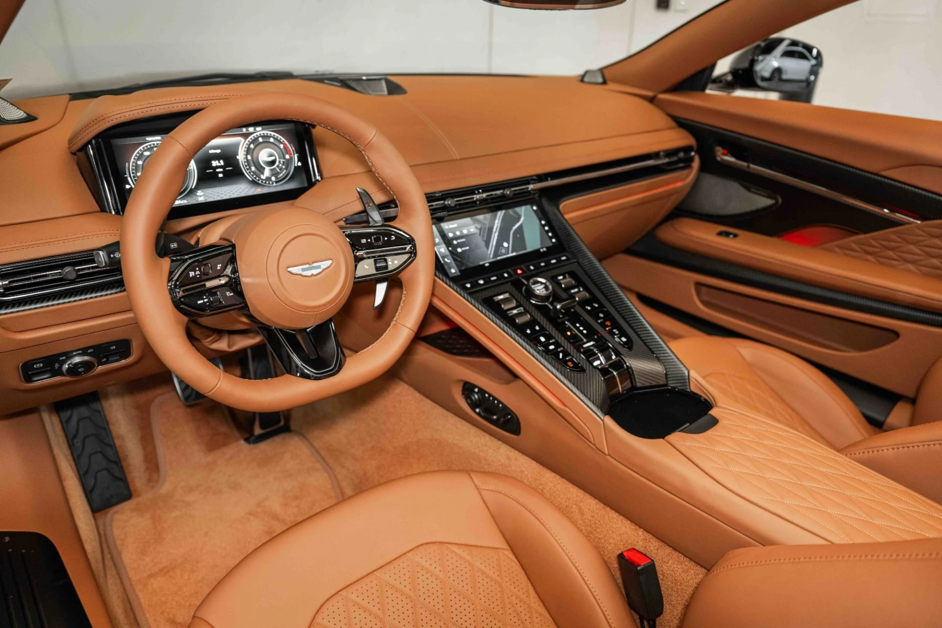 mph002_1329900217_Used_2025_Aston_Martin_DB_12_Volante_1727880982_a831b8528d