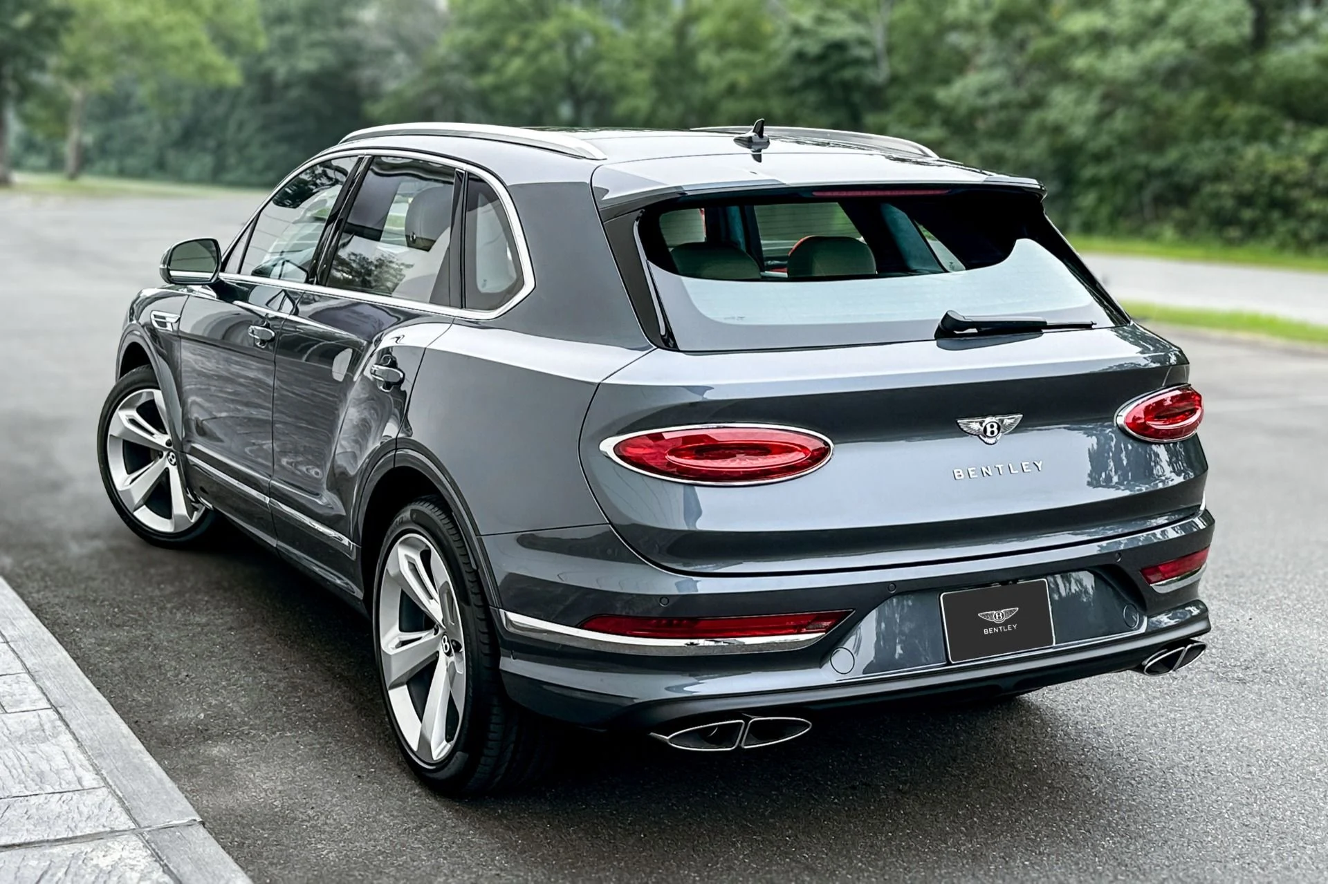 mph002_1335454539_New_2026_Bentley_Bentayga_V8_1784539792_3c42d21fc5