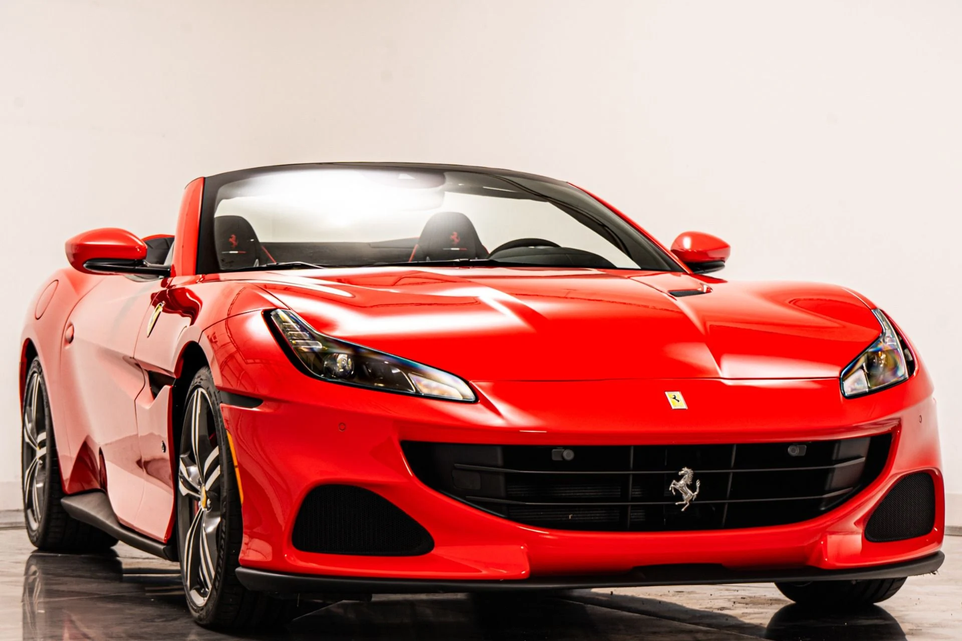 mph002_1338961211_Used_2023_Ferrari_Portofino_M_1759171852_8ab7ffc124