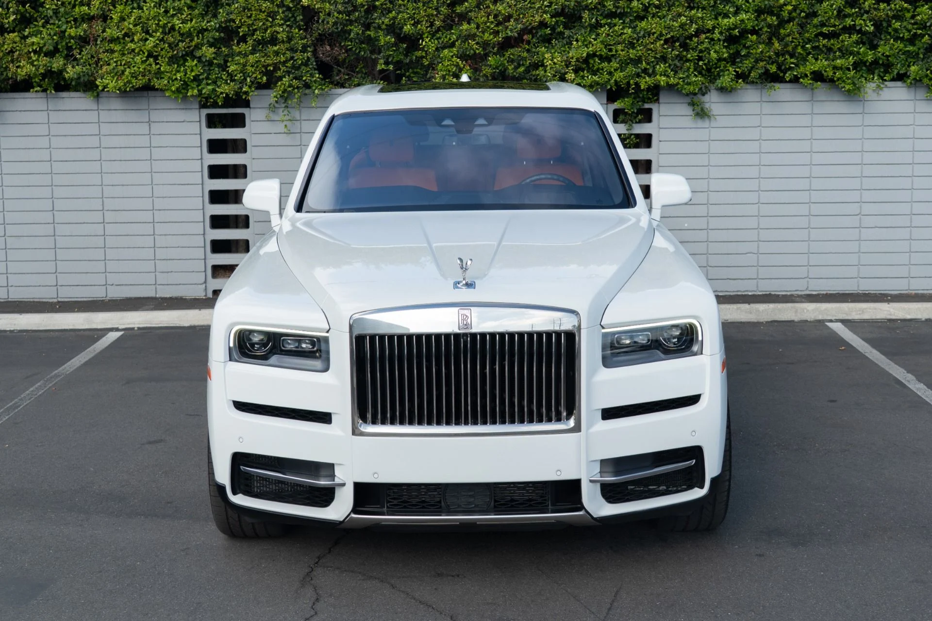 mph002_1342198158_Used_2022_Rolls_Royce_Cullinan_1758310324_41019d062d