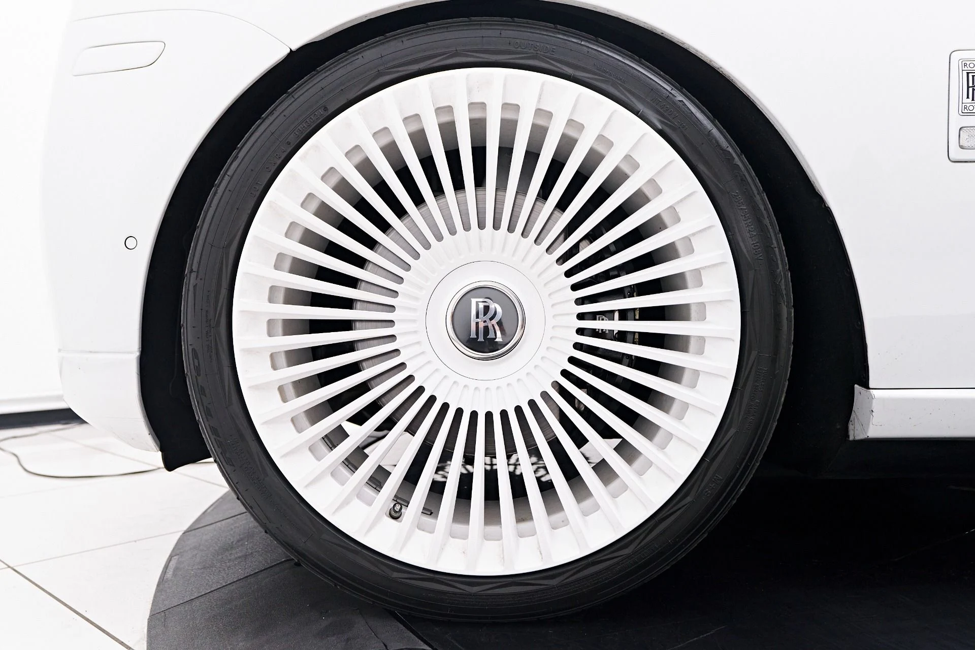 mph002_1346395269_Used_2021_Rolls_Royce_Cullinan_Base_1753128253_44ddc0edd1