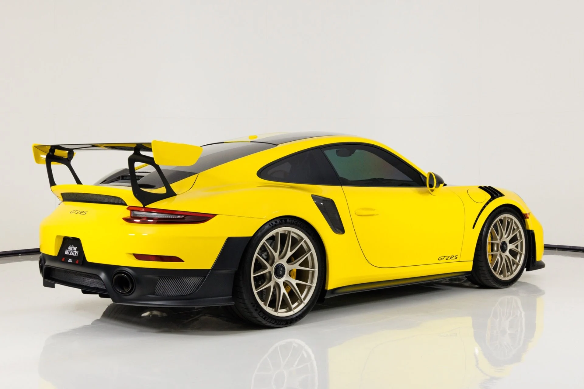 mph002_1350140723_Used_2018_Porsche_911_GT_2_RS_1787778670_2fa2360216