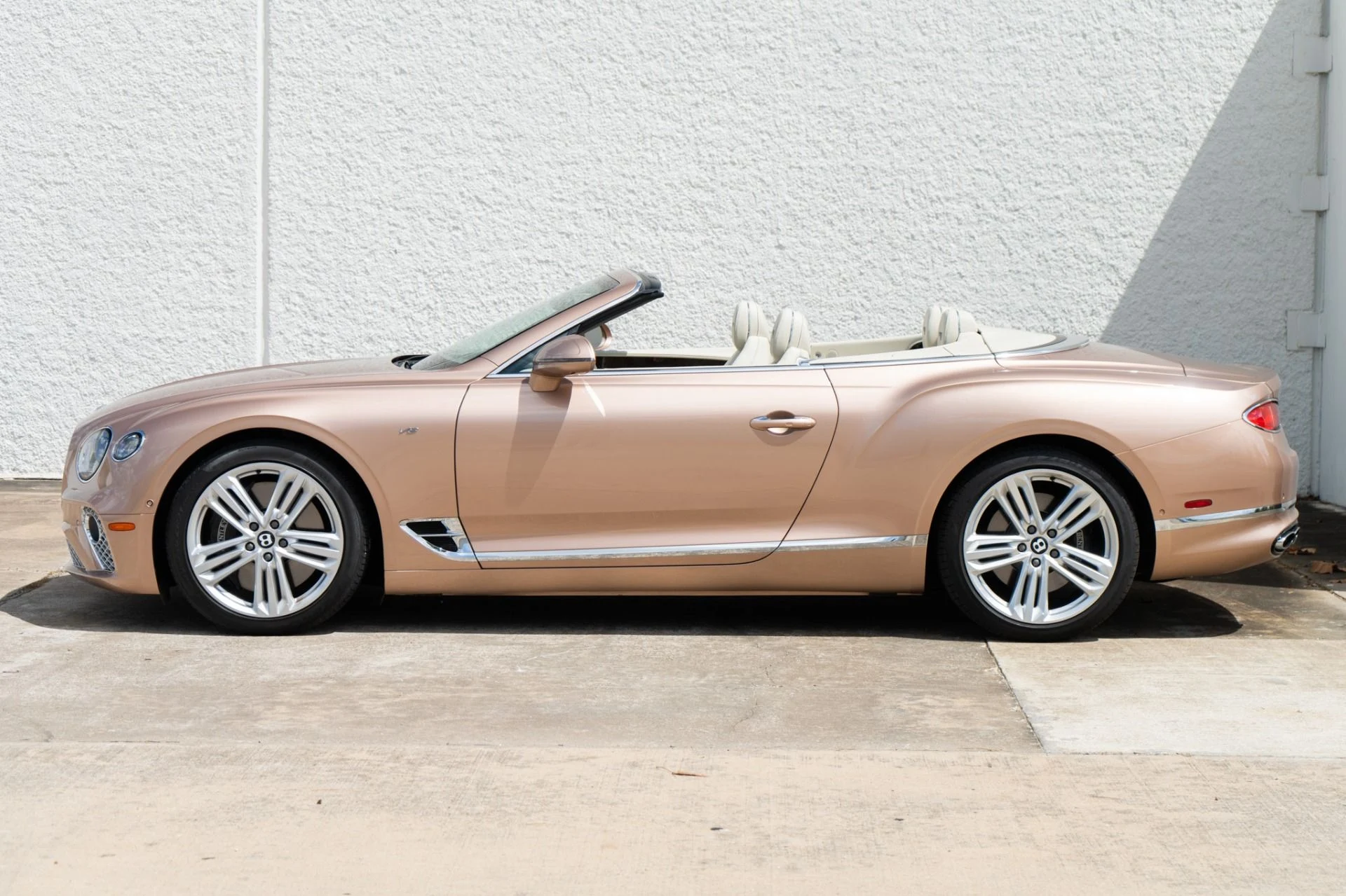 mph002_1351612405_Used_2022_Bentley_Continental_GTC_V8_1789509721_61cf9011a6
