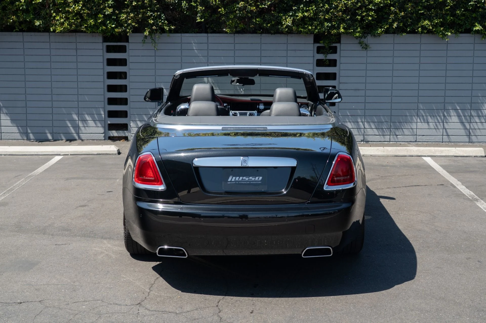 mph002_1356066974_Used_2017_Rolls_Royce_Dawn_1757545595_7566de53b3