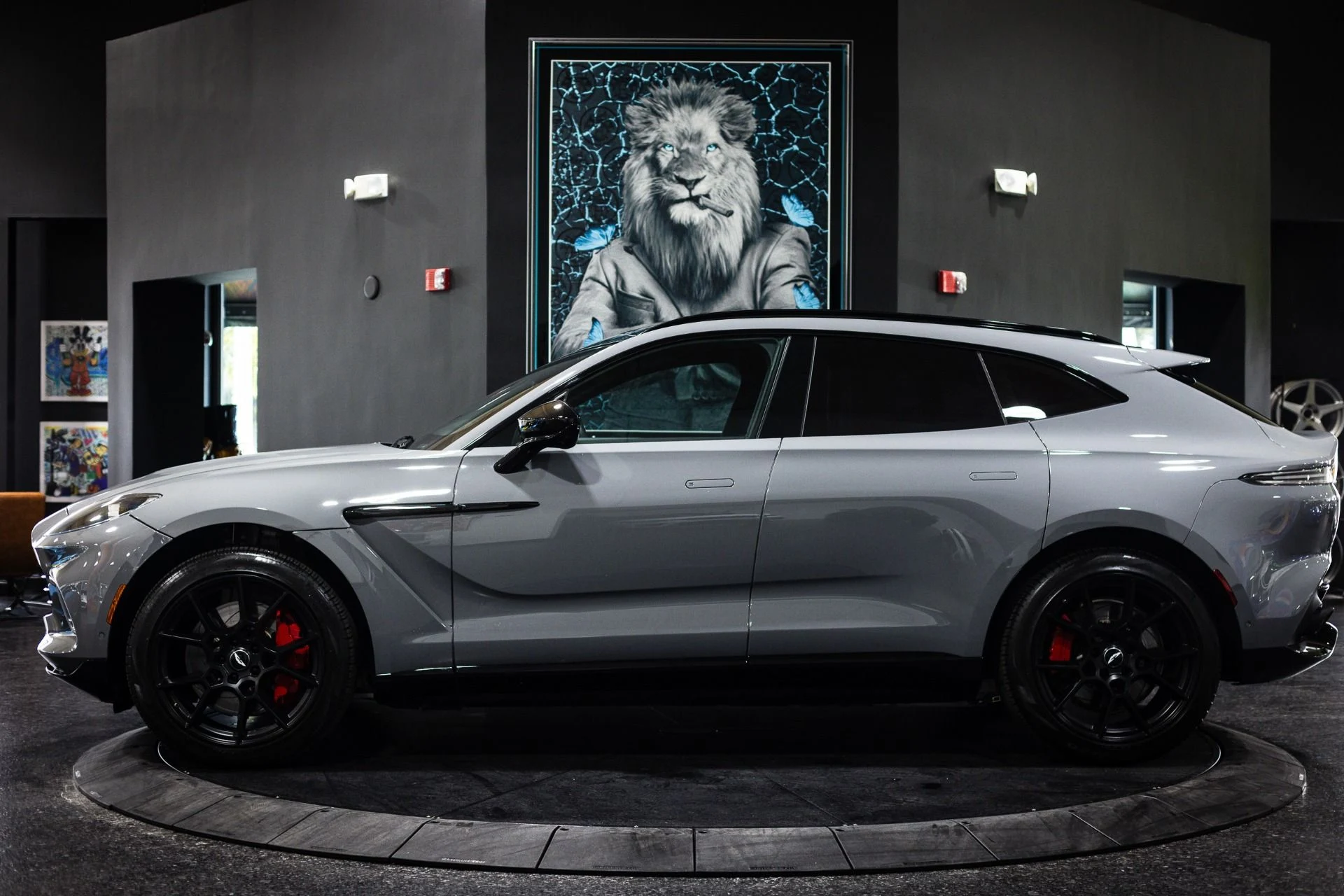 mph002_1361907983_Used_2021_Aston_Martin_DBX_China_Grey_1772224154_2fa828286a