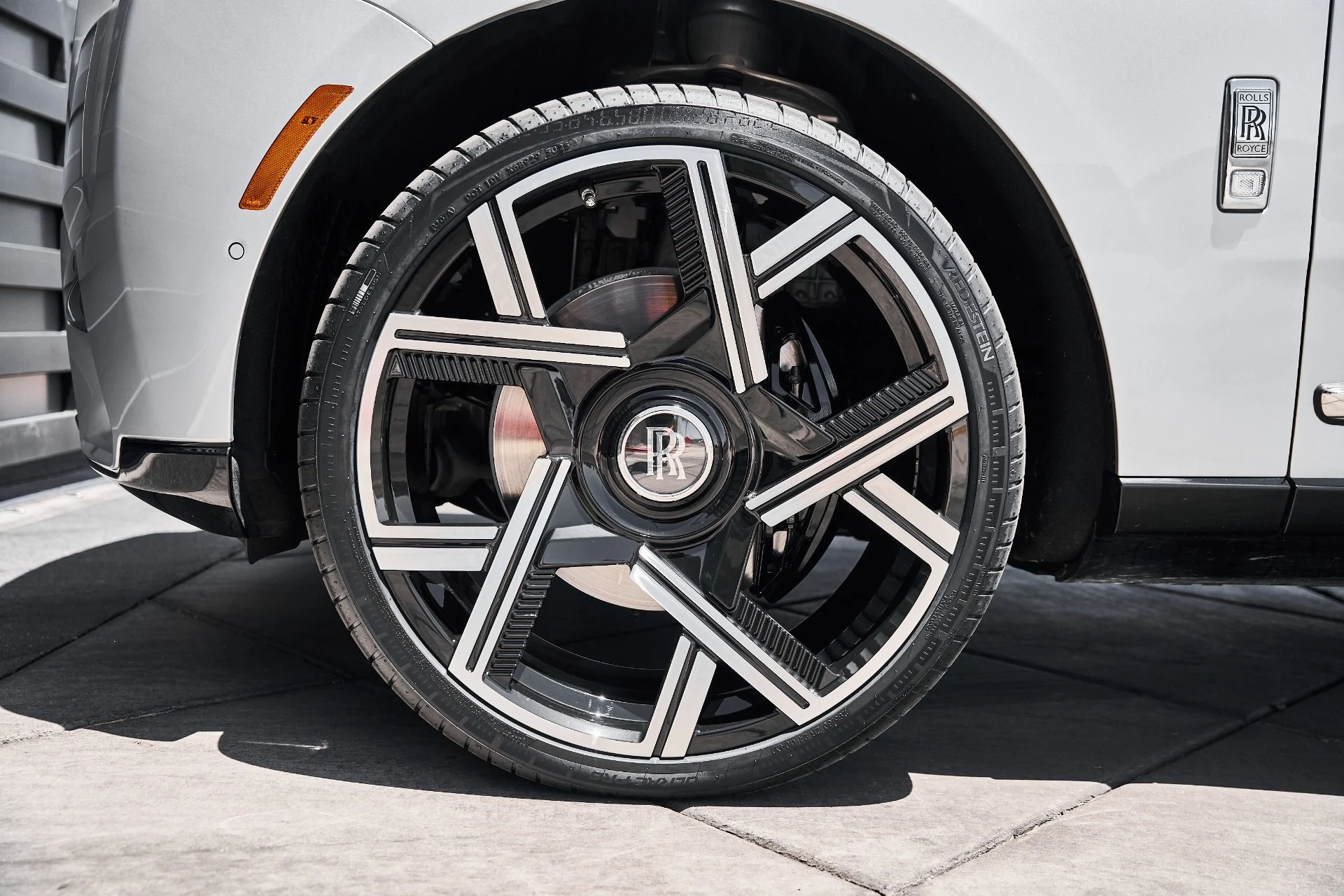 mph002_1365585532_Used_2025_Rolls_Royce_Cullinan_Base_1781217253_d19e4d1e3d