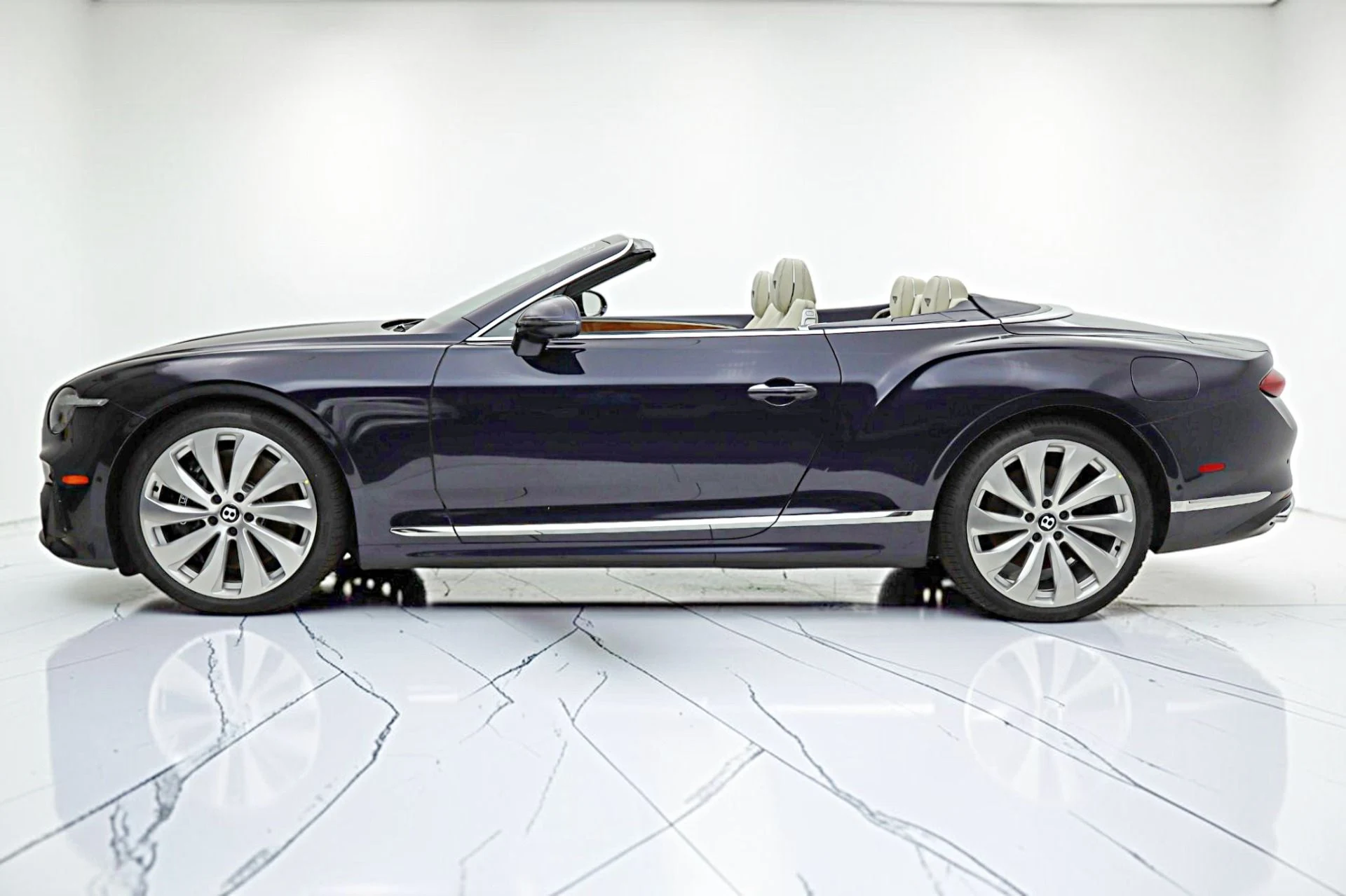 mph002_1368644946_New_2026_Bentley_Continental_GTC_c3e204e7c2