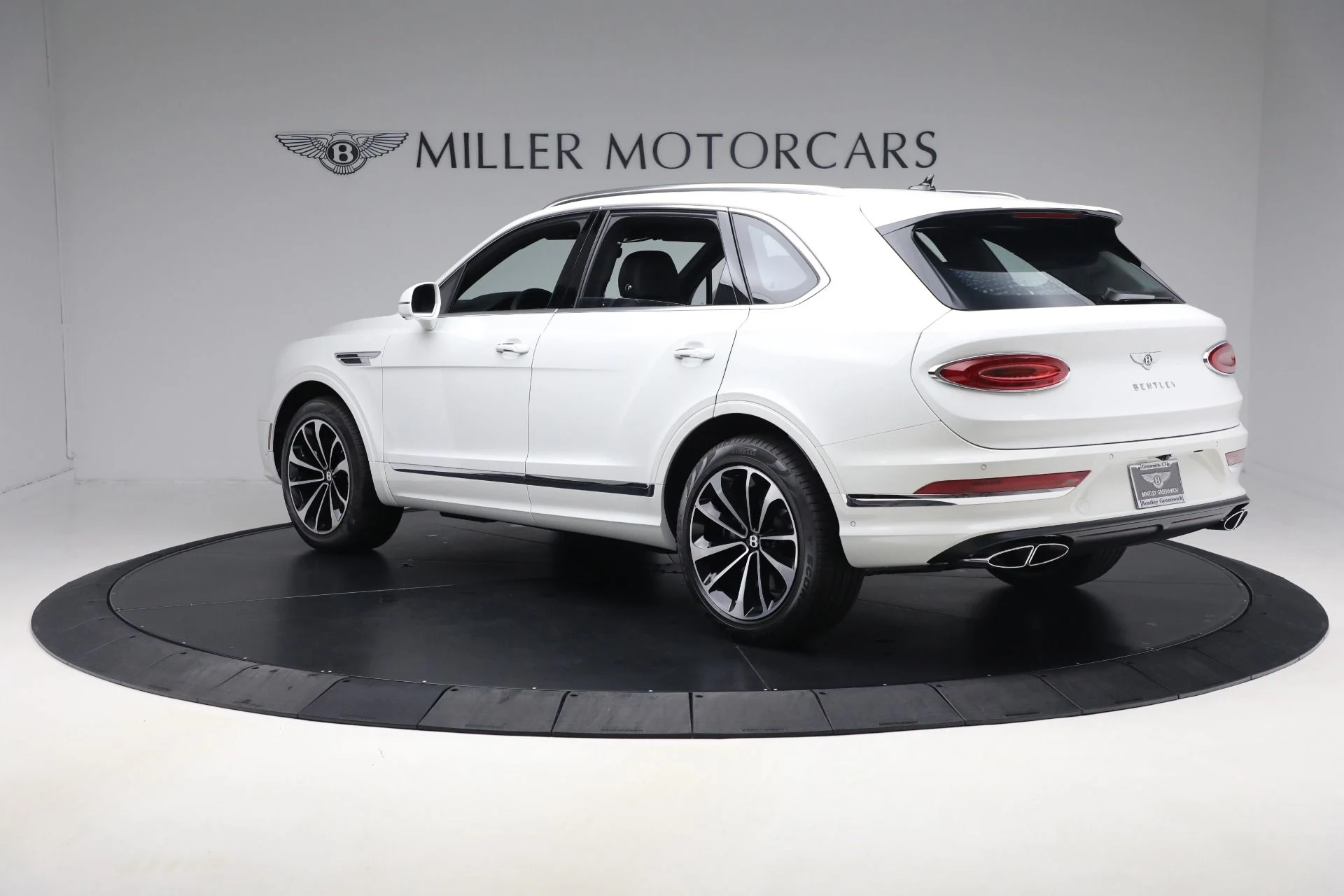 mph002_1382583583_New_2025_Bentley_Bentayga_V8_4e9b8c5ba6