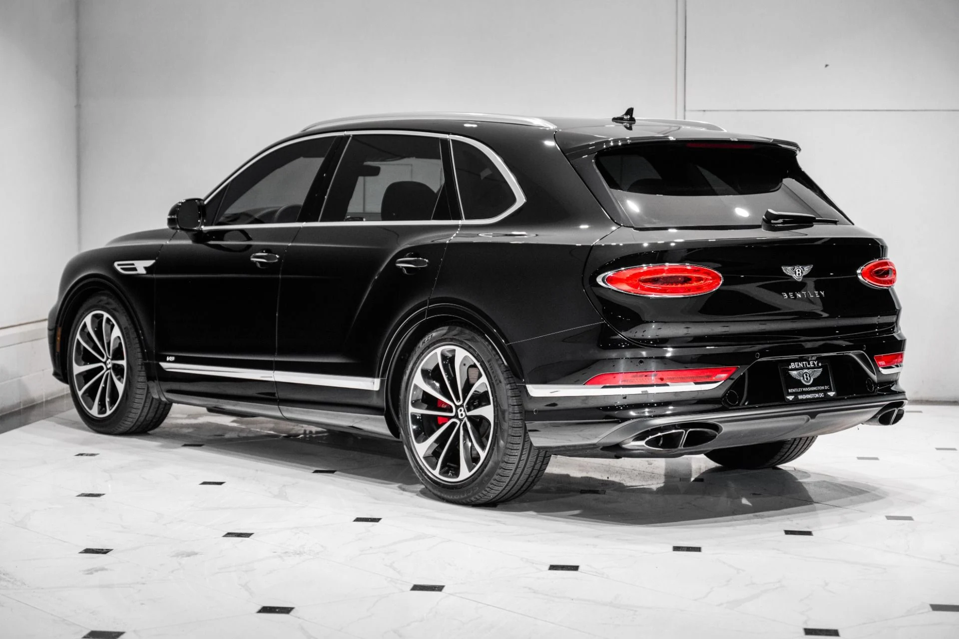 mph002_1387440504_Used_2022_Bentley_Bentayga_V8_1773164215_6b931c9766