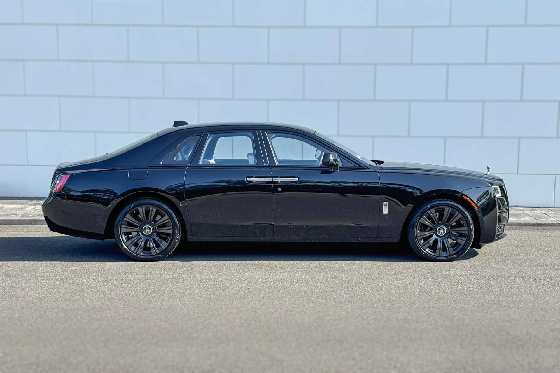 mph002_1389048911_Used_2021_Rolls_Royce_Ghost_1755072404_9be6d46fac