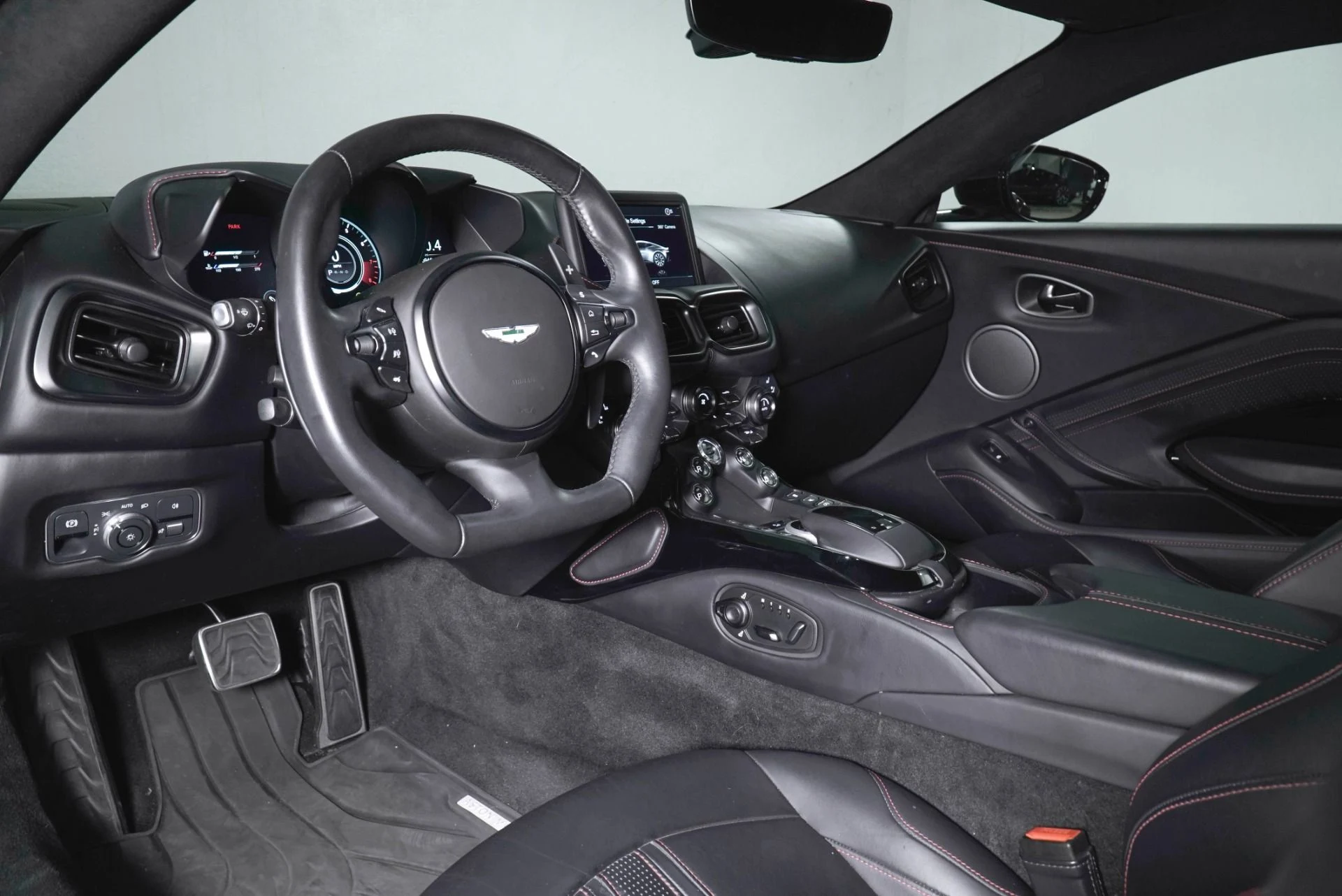mph002_1395982851_Used_2023_Aston_Martin_Vantage_1779907330_b0f0b88308