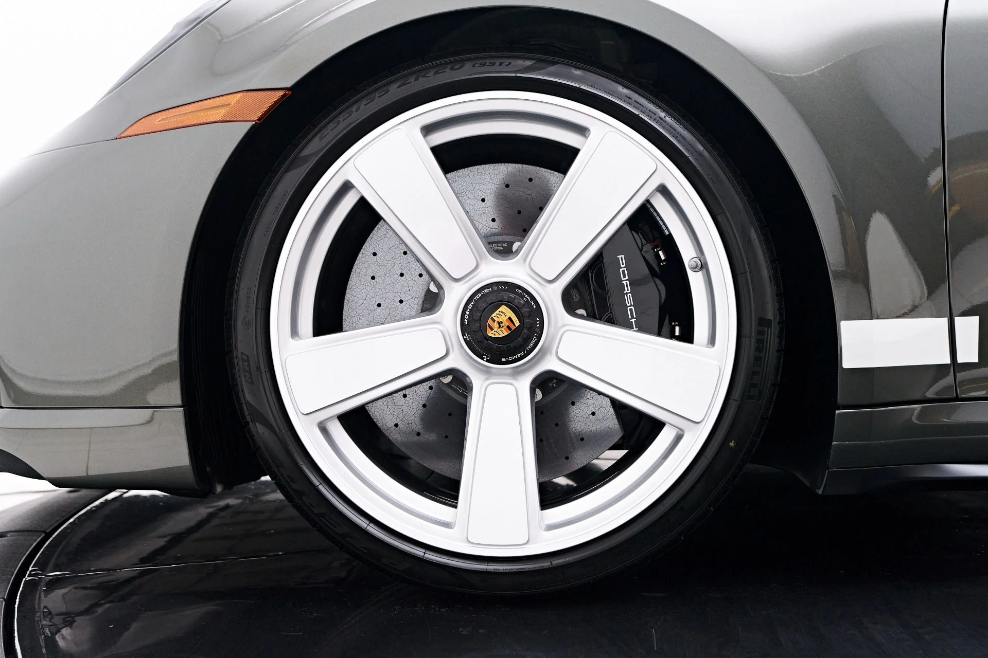 mph002_1397166606_Used_2025_Porsche_911_Turbo_1757541197_47fc9558c0