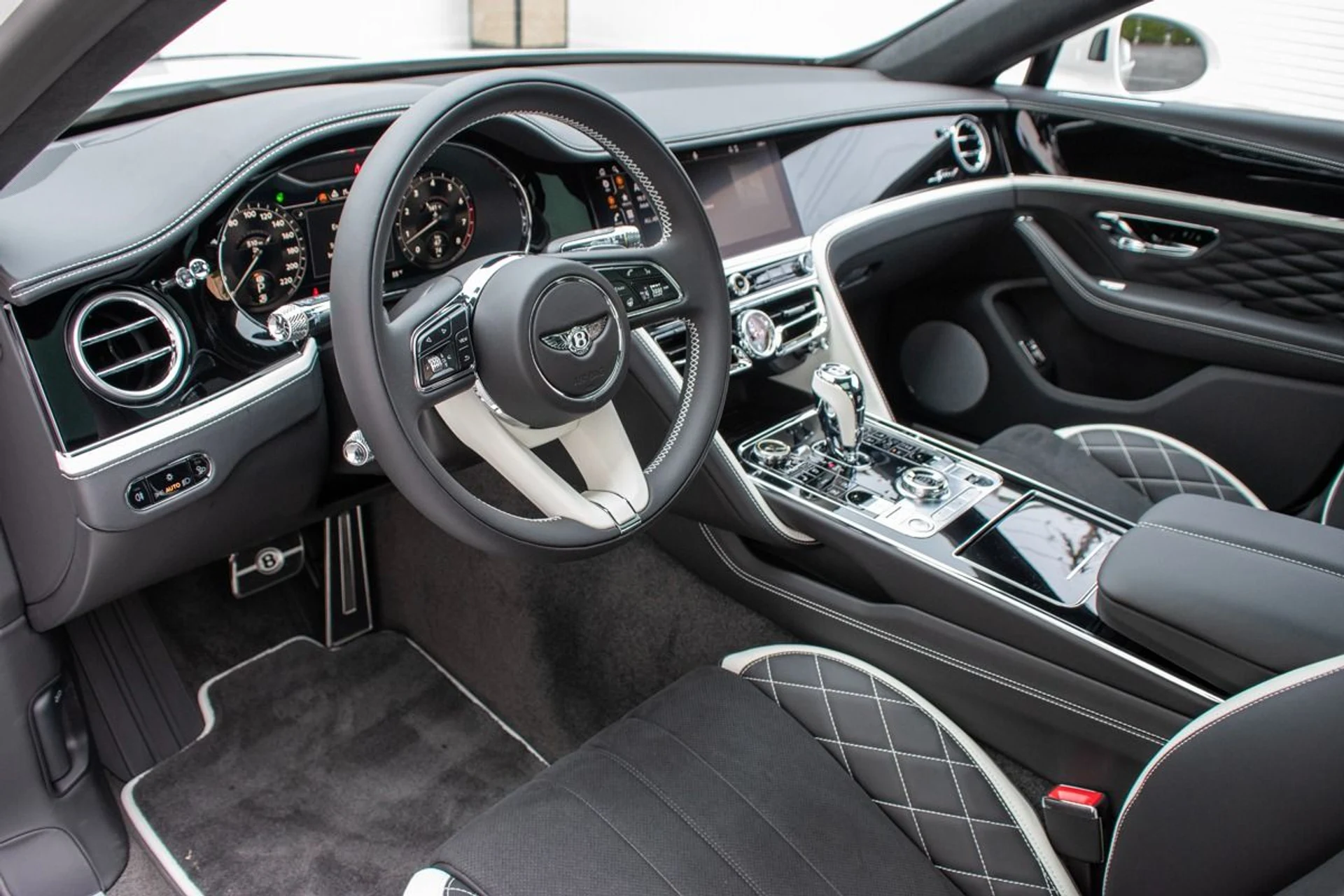 mph002_1407924432_Used_2024_Bentley_Flying_Spur_Speed_1712782195_939b967083