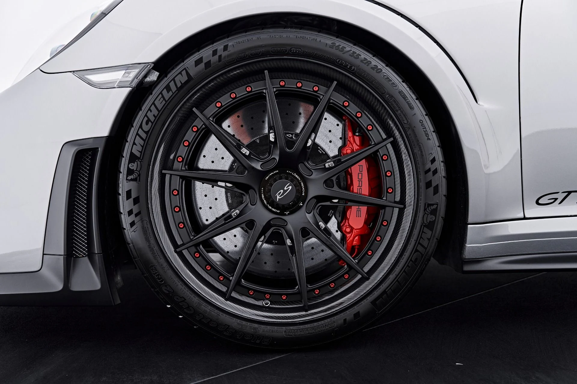 mph002_140940377_Used_2019_Porsche_911_GT_2_RS_1788559113_19400bd308