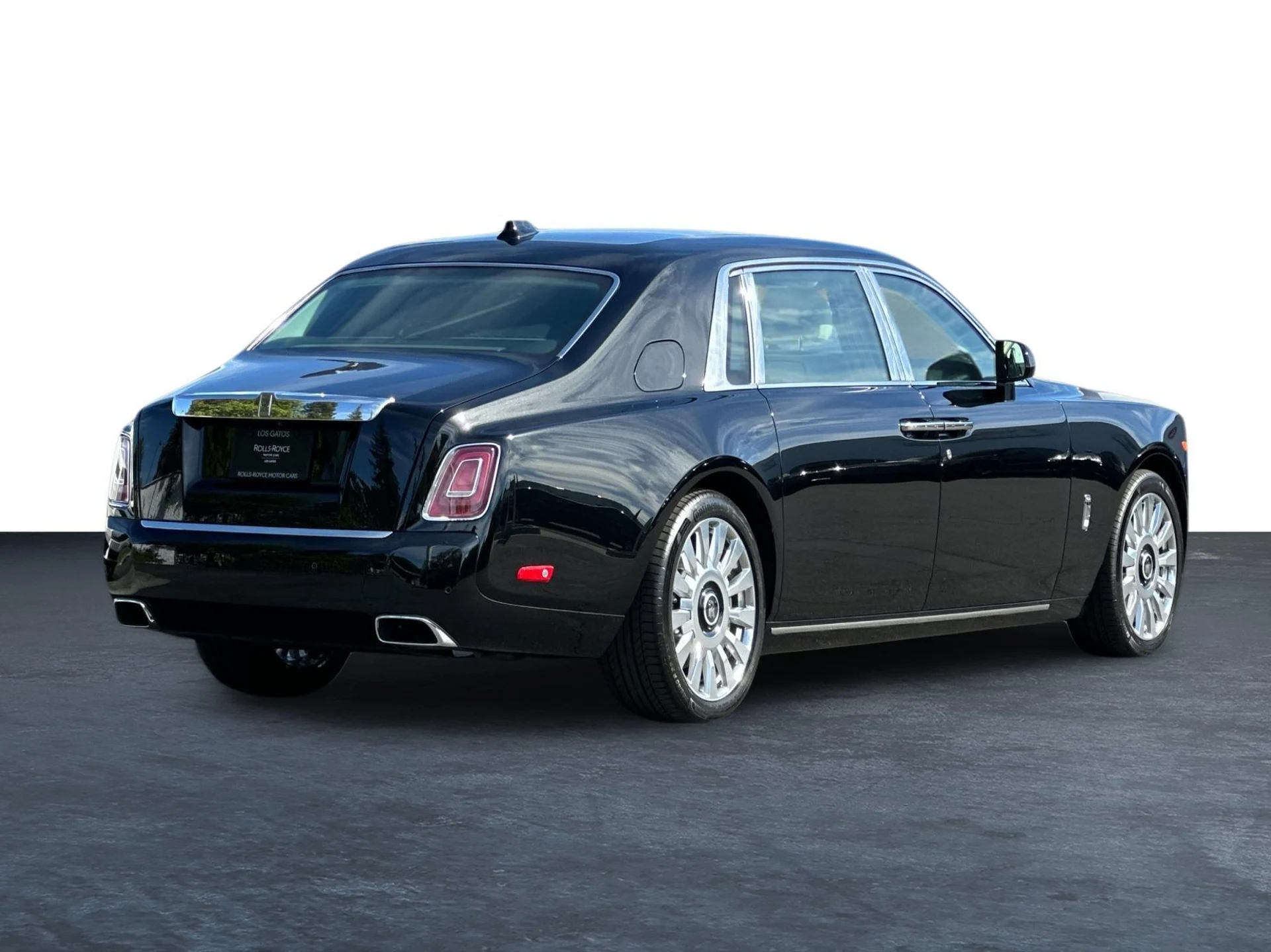 mph002_1411769821_Used_2018_Rolls_Royce_Phantom_1787819384_23f5f9c196