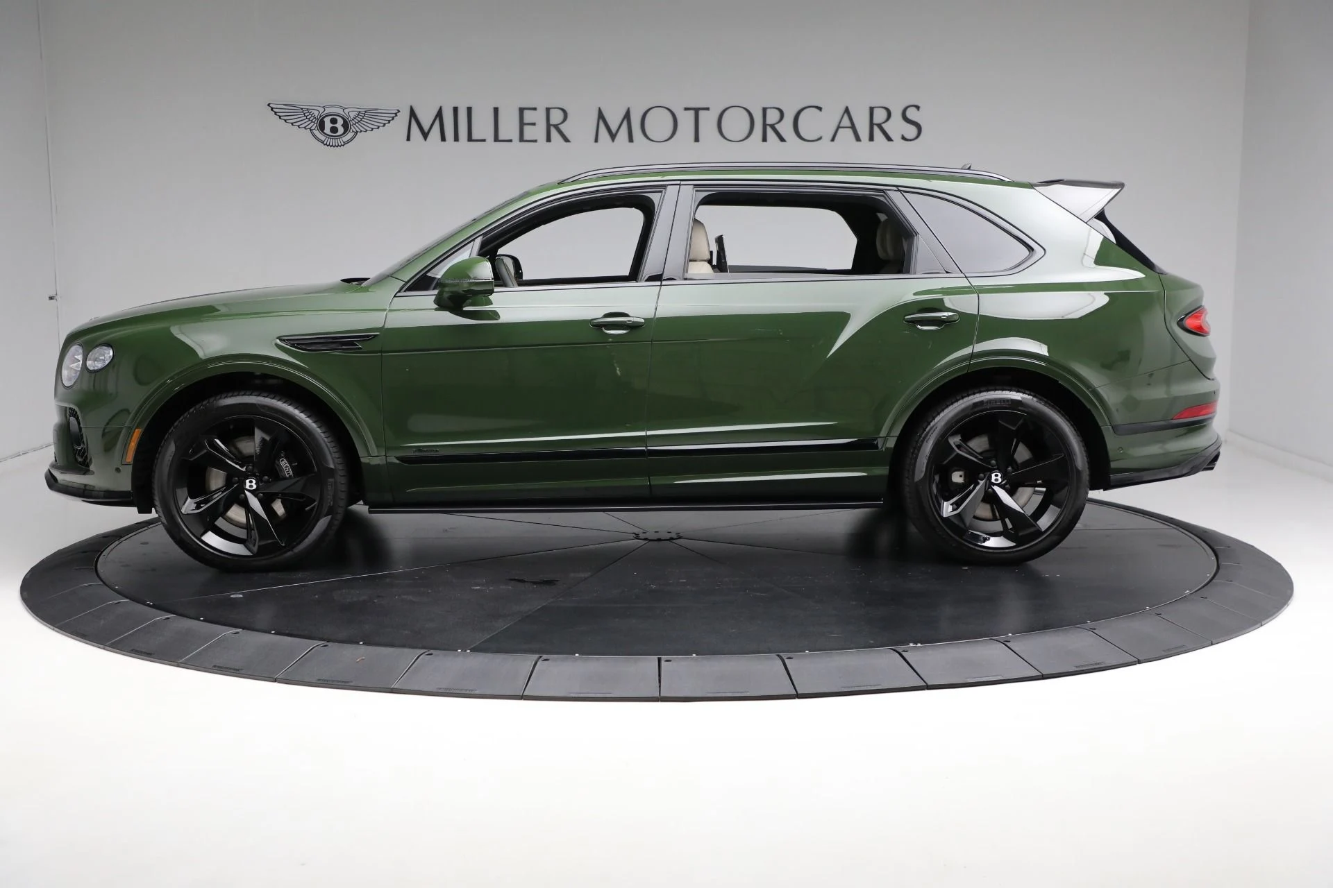 mph002_1412928863_Used_2023_Bentley_Bentayga_EWB_Azure_V8_9ca2a3a91c