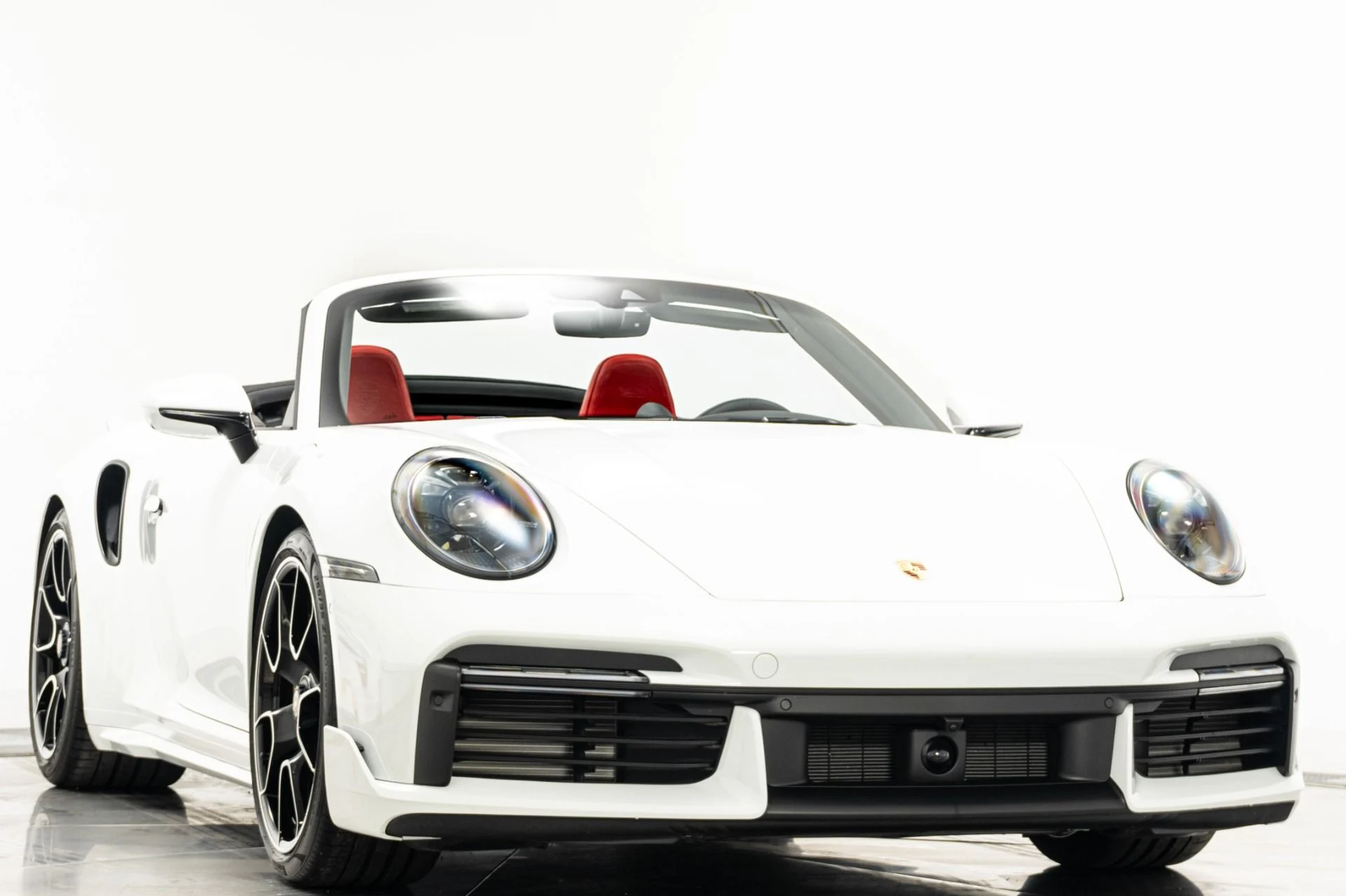 mph002_1413486364_Used_2024_Porsche_911_Turbo_S_Cabriolet_Sport_Design_Package_Exclusive_Manufaktur_Interior_1780002911_22156b422d
