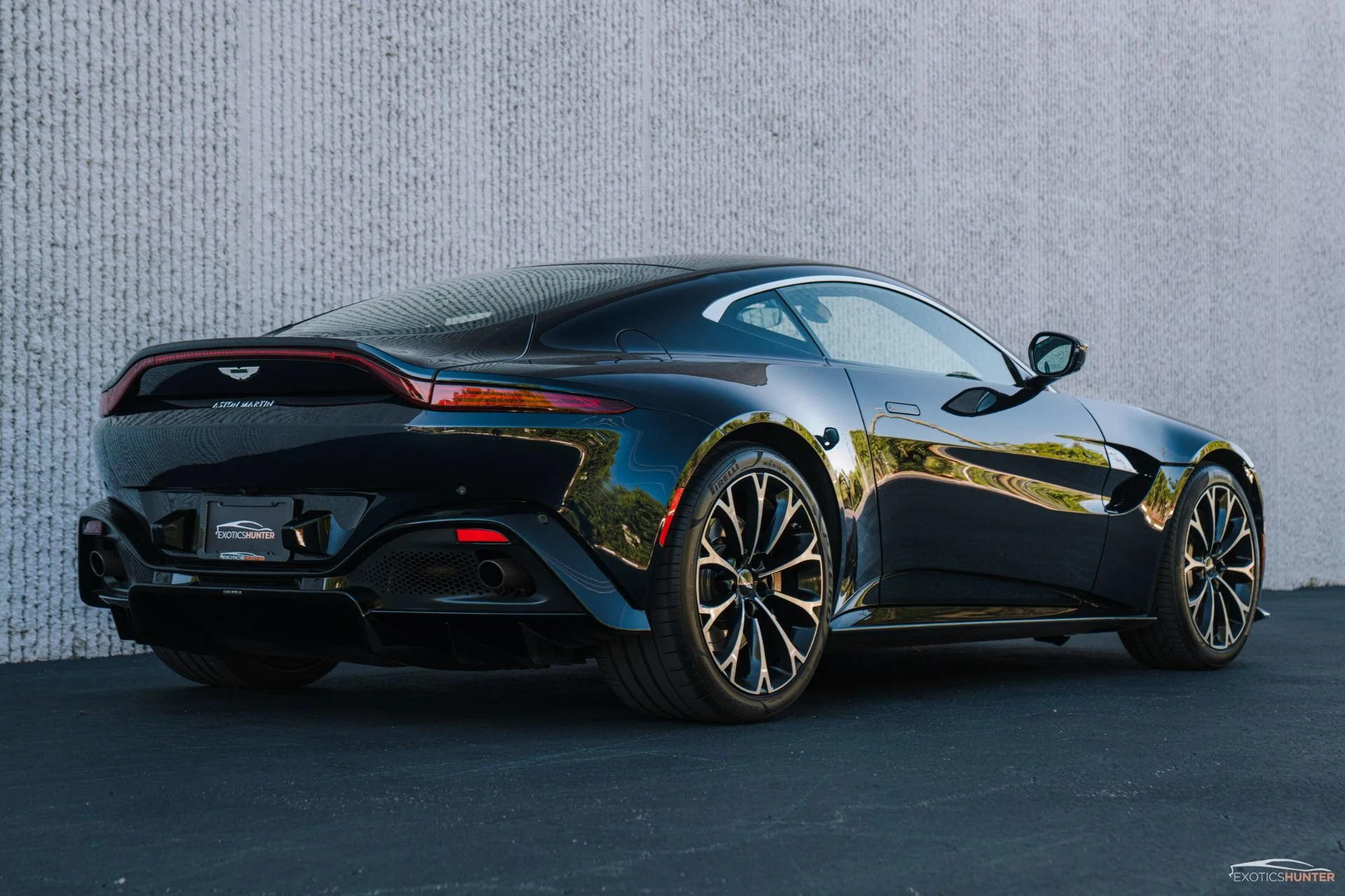 mph002_1416490516_Used_2019_Aston_Martin_Vantage_1753929361_80188e8902