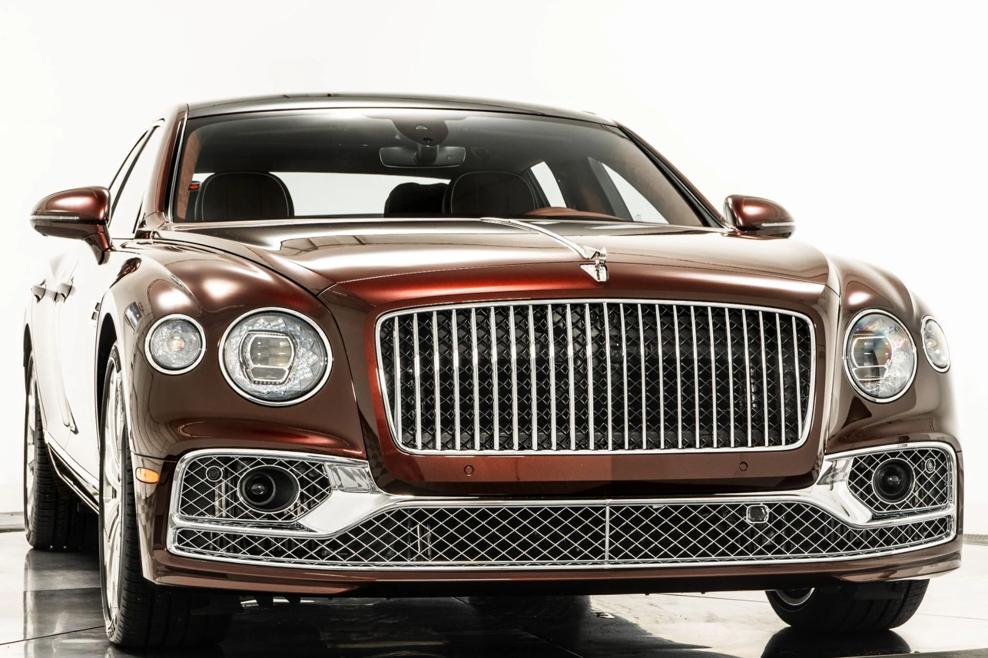 mph002_142729389_Used_2023_Bentley_Flying_Spur_Azure_1755704000_9cf1f7de54