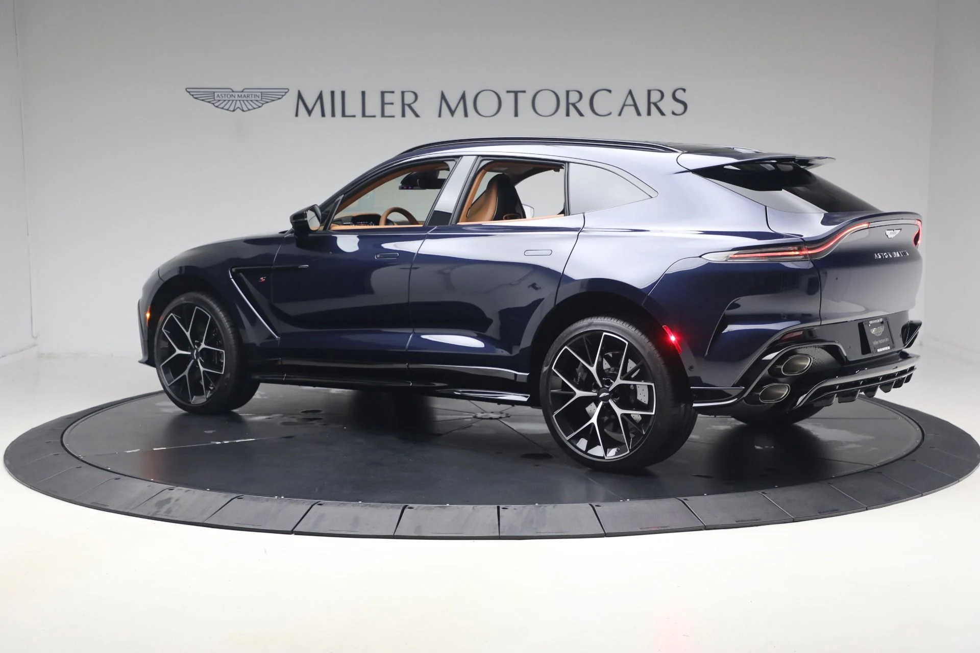 mph002_1430033775_New_2026_Aston_Martin_DBX_S_1787860964_8da62b84f7