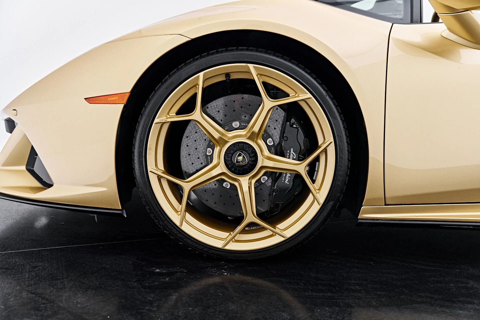 mph002_1431899352_Used_2022_Lamborghini_Huracan_EVO_Base_1791315815_b0ca76c1d8