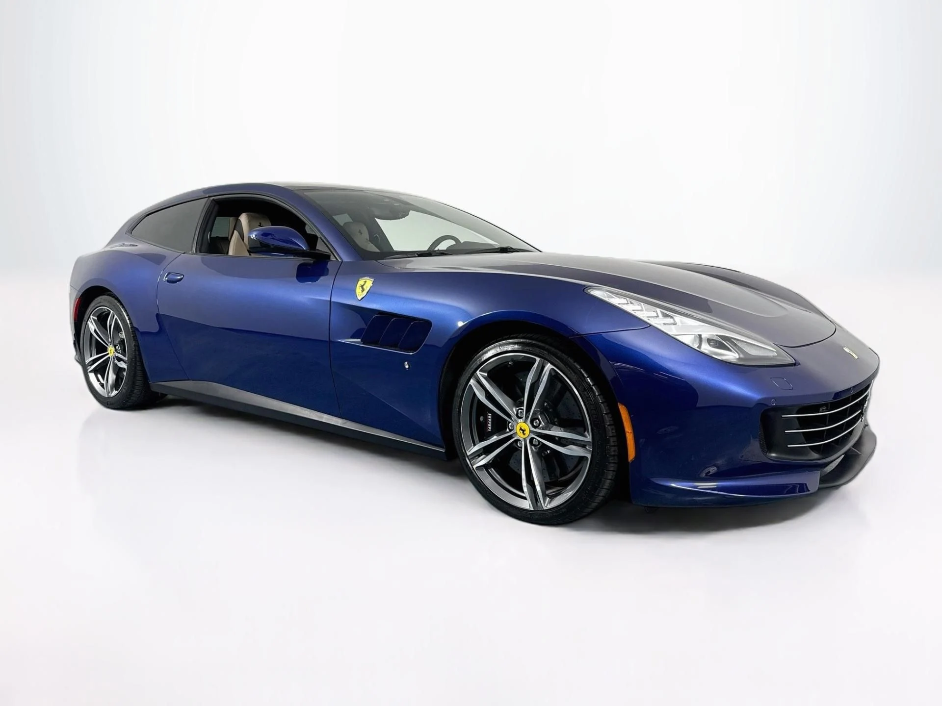 mph002_143402538_Used_2019_Ferrari_GTC_4_Lusso_1792629153_66bca10147