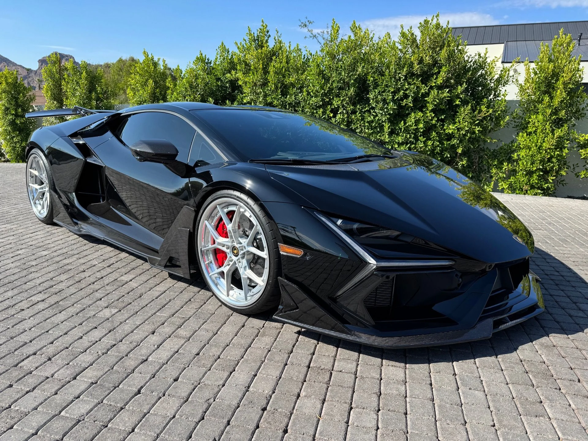 mph002_1435081546_Used_2024_Lamborghini_Revuelto_1760653398_d21d663ce0