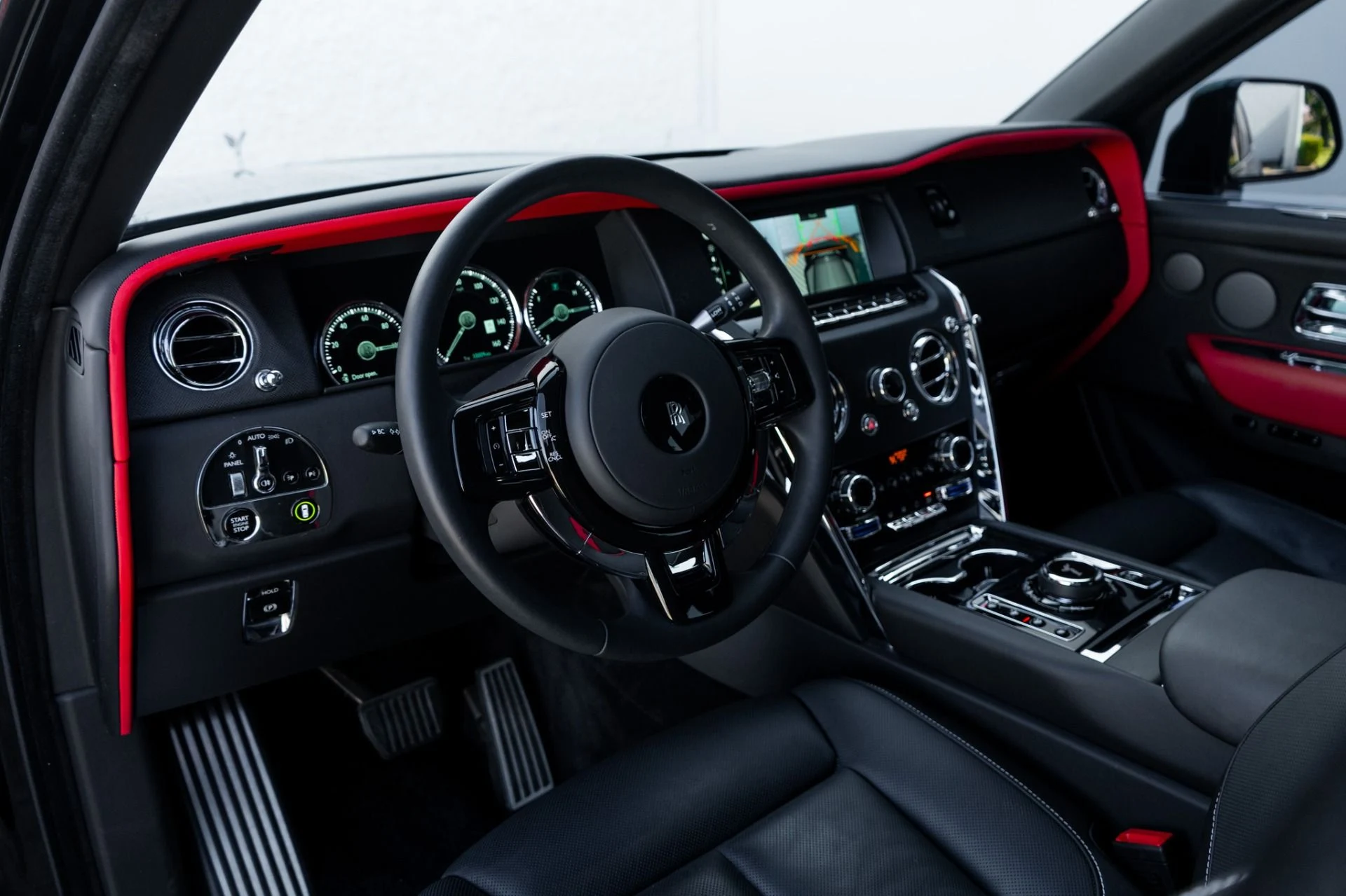 mph002_1439971336_Used_2023_Rolls_Royce_Cullinan_1765314803_9664e0cbd1