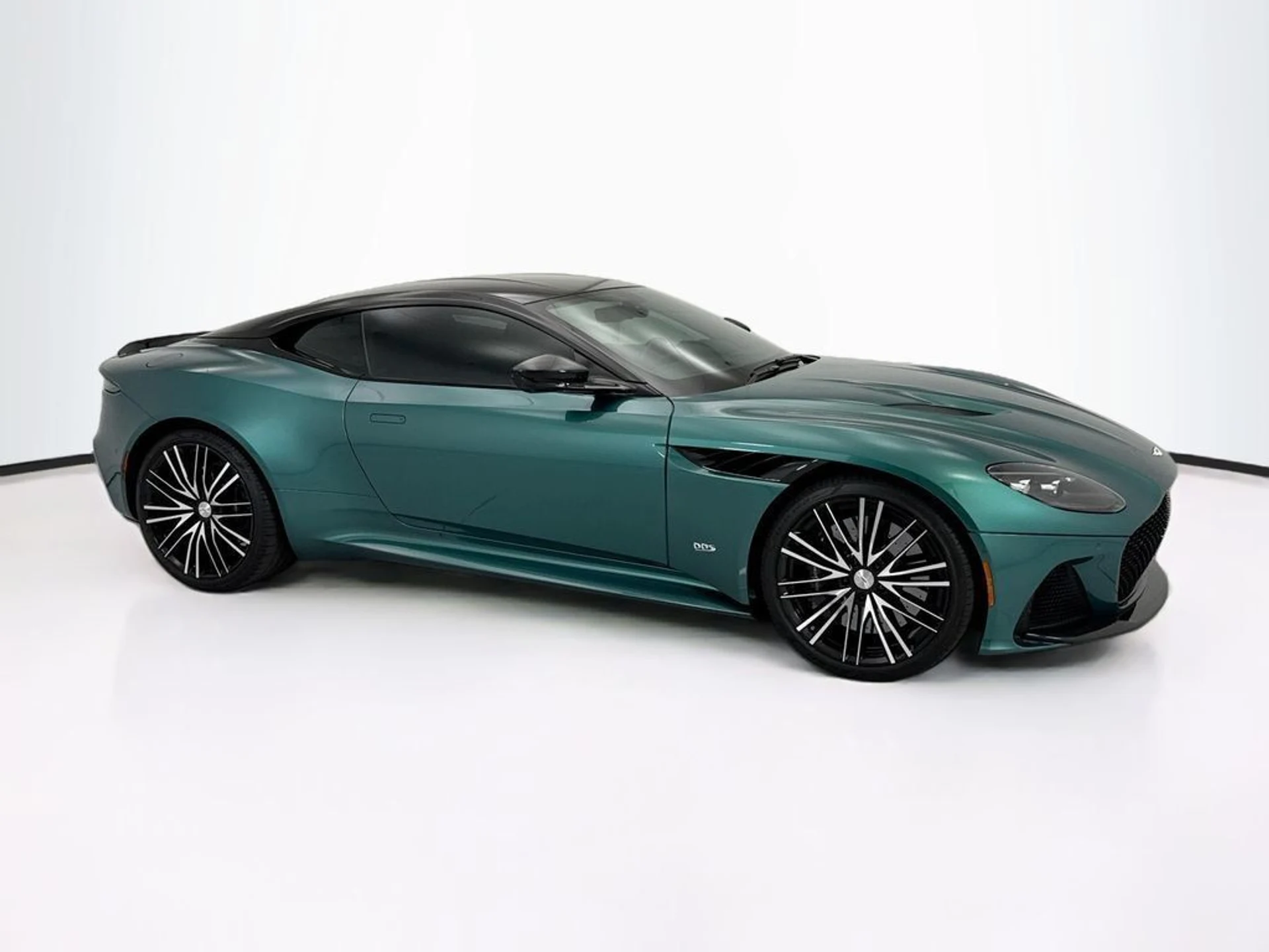 mph002_1440529394_used_2023_aston_martin_dbs_thisisaconsignmentcar_8119_23033488_3_1024_c3c4dbd803