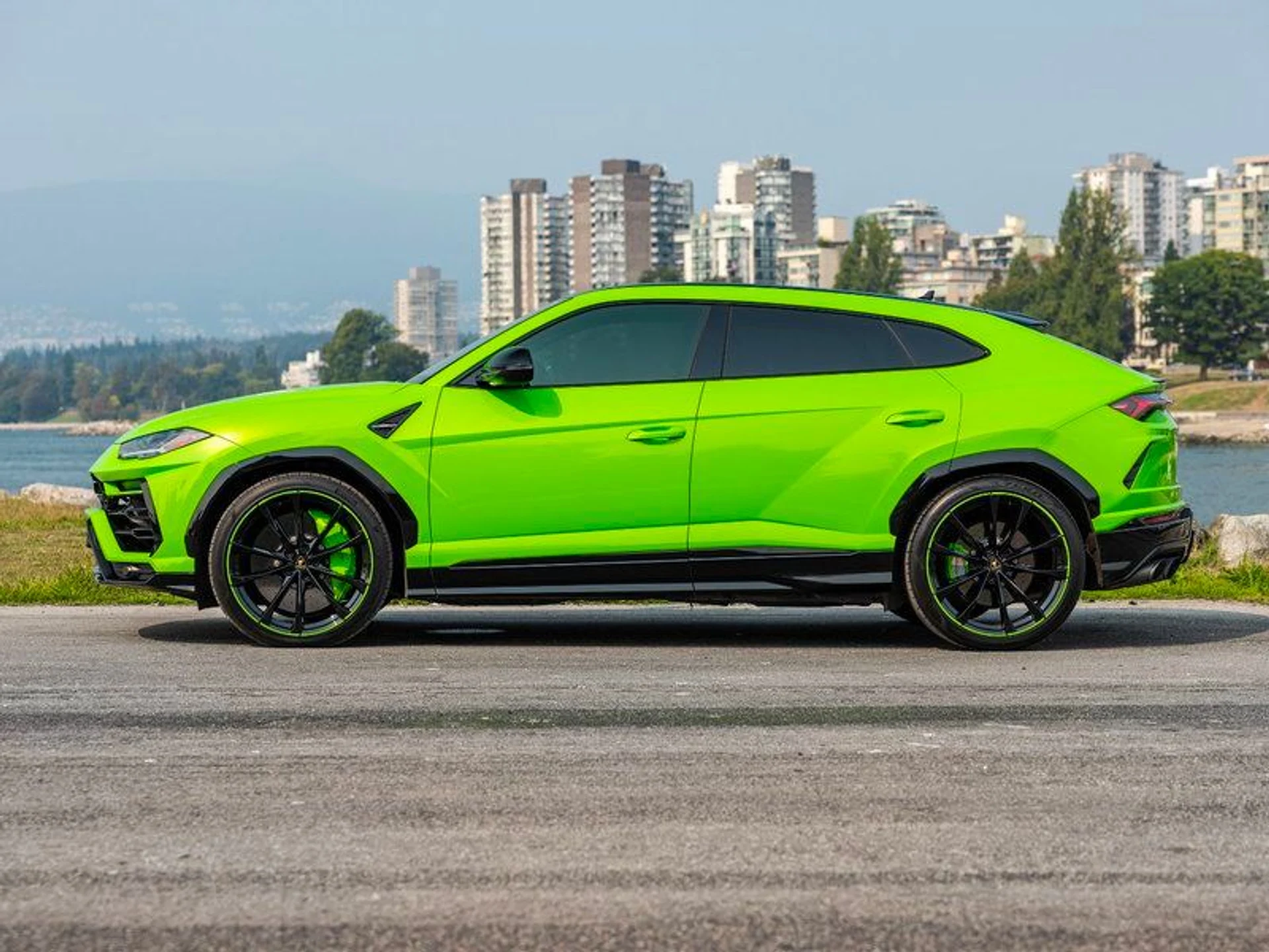 mph002_1453195889_36818667_00574_2021_lamborghini_urus_003_8a4072d5d3