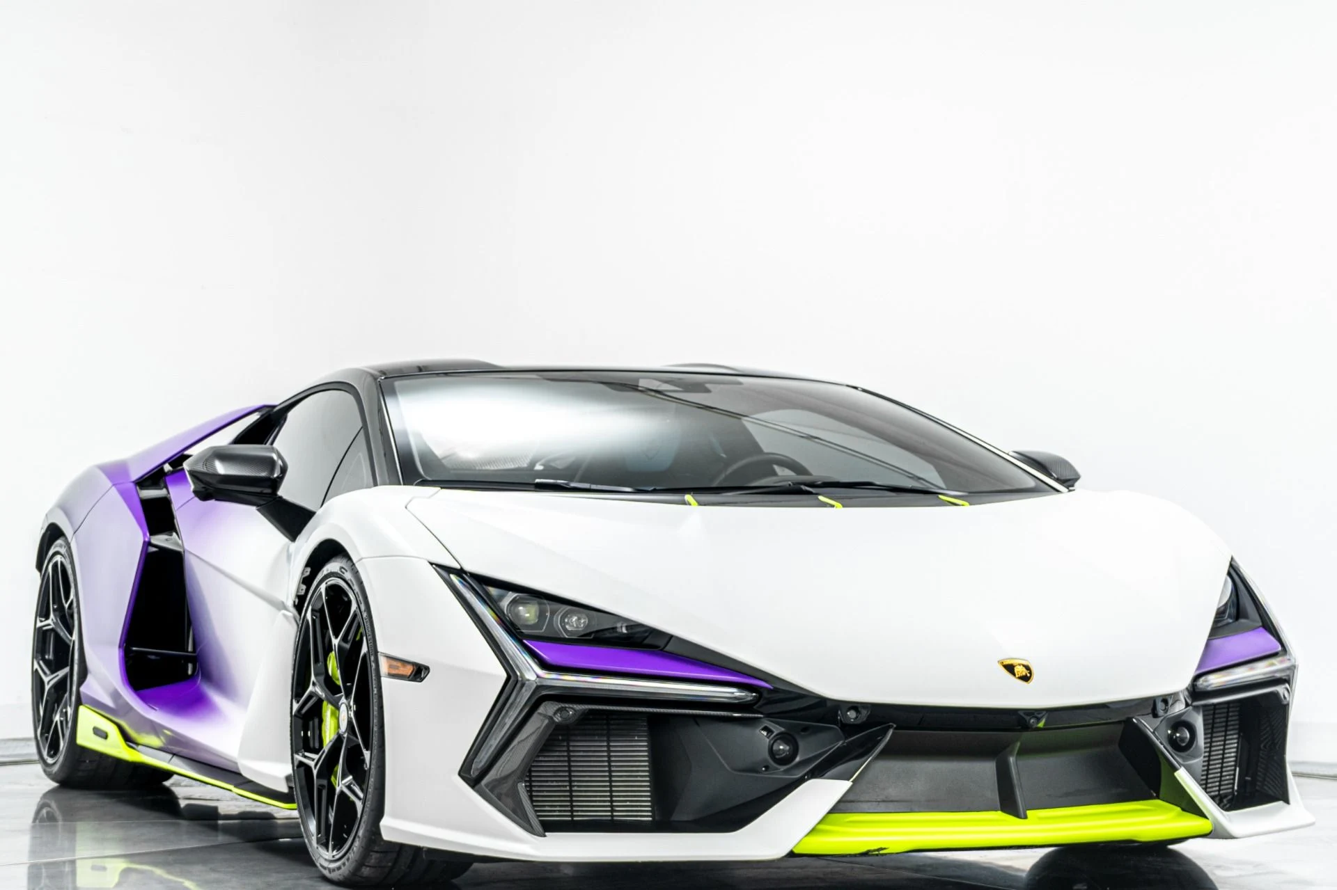 mph002_1455287567_Used_2025_Lamborghini_Revuelto_1001_Horsepower_Multicolor_Matte_Wrap_High_Tech_Pack_1781554608_f34e7d4dc0