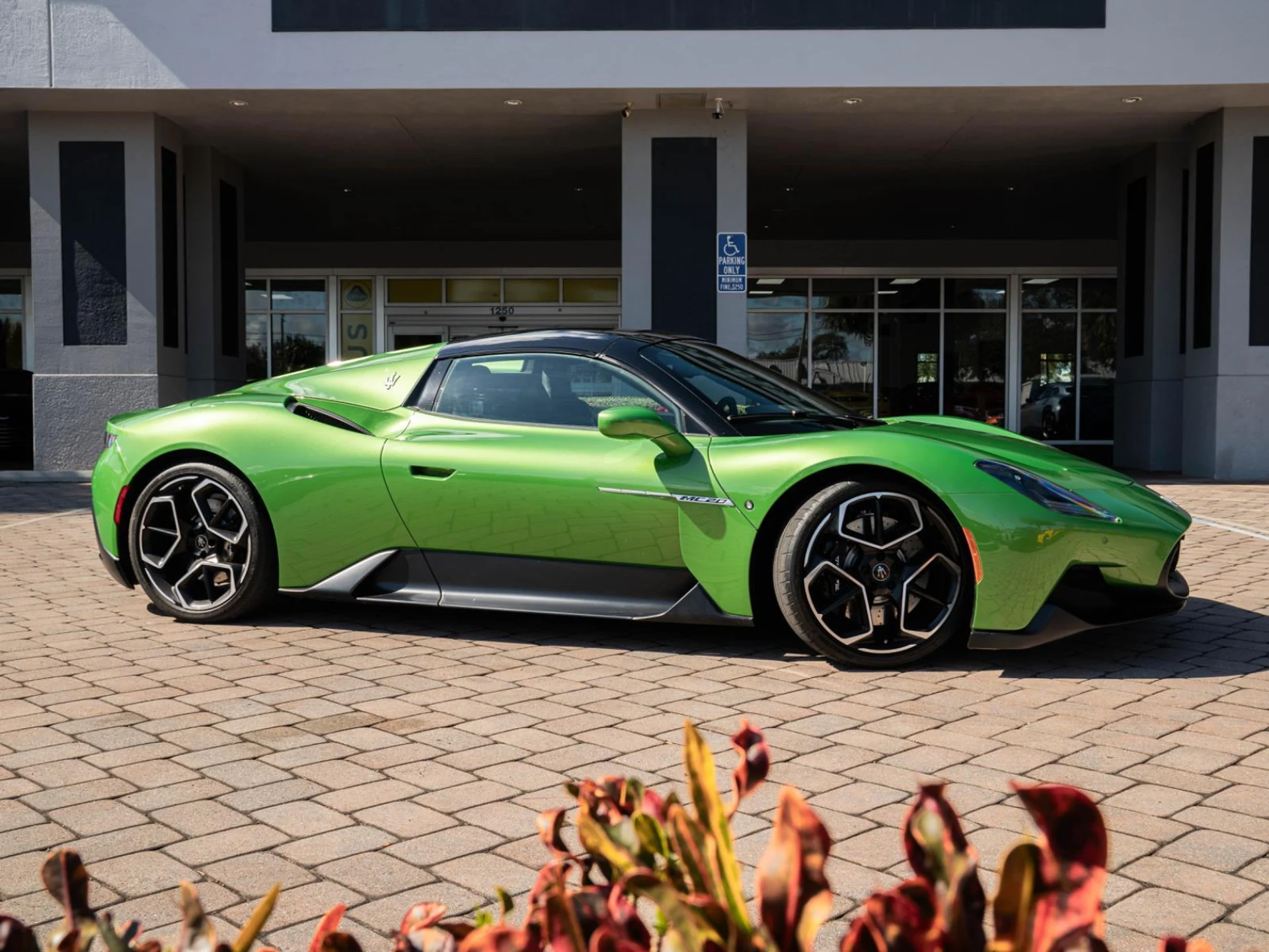 mph002_1456870370_Used_2023_Maserati_MC_20_Cielo_1769250107_43404c5c01