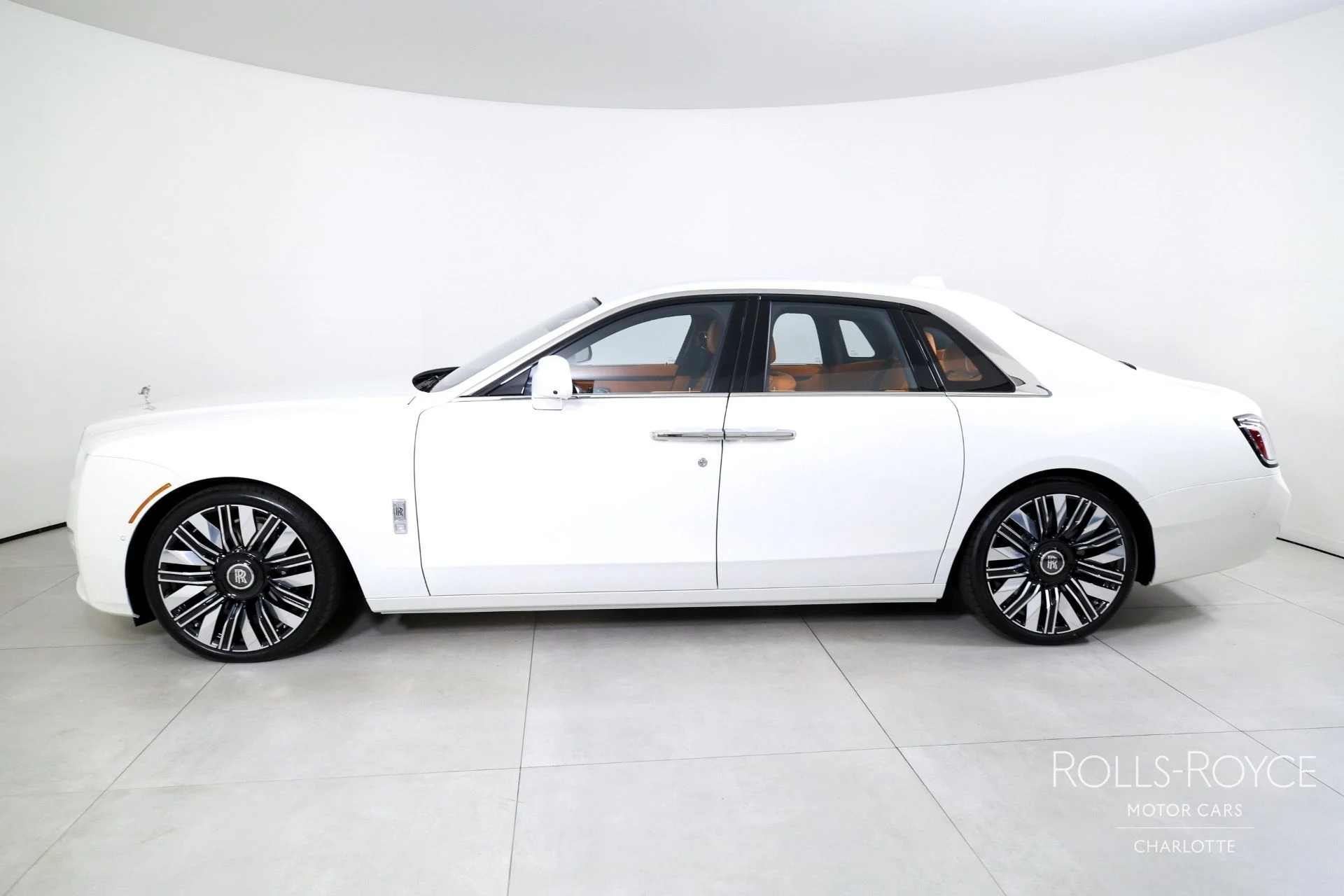 mph002_1460280130_Used_2025_Rolls_Royce_Ghost_1753298883_9b387552b4